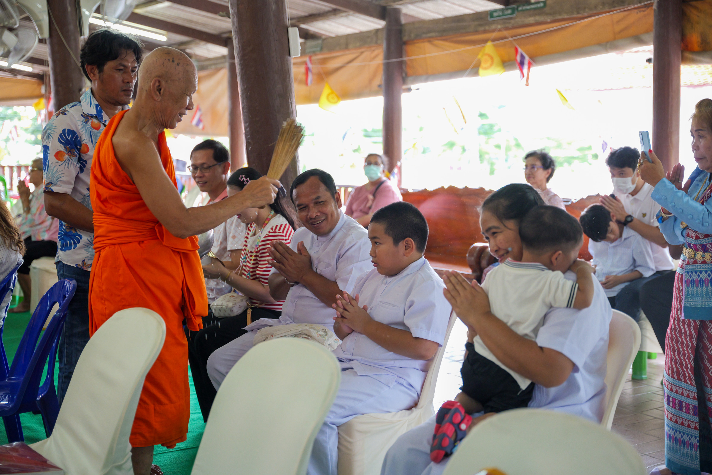 ภาพร่วมพิธีกรรมวัดนางคุ่ม