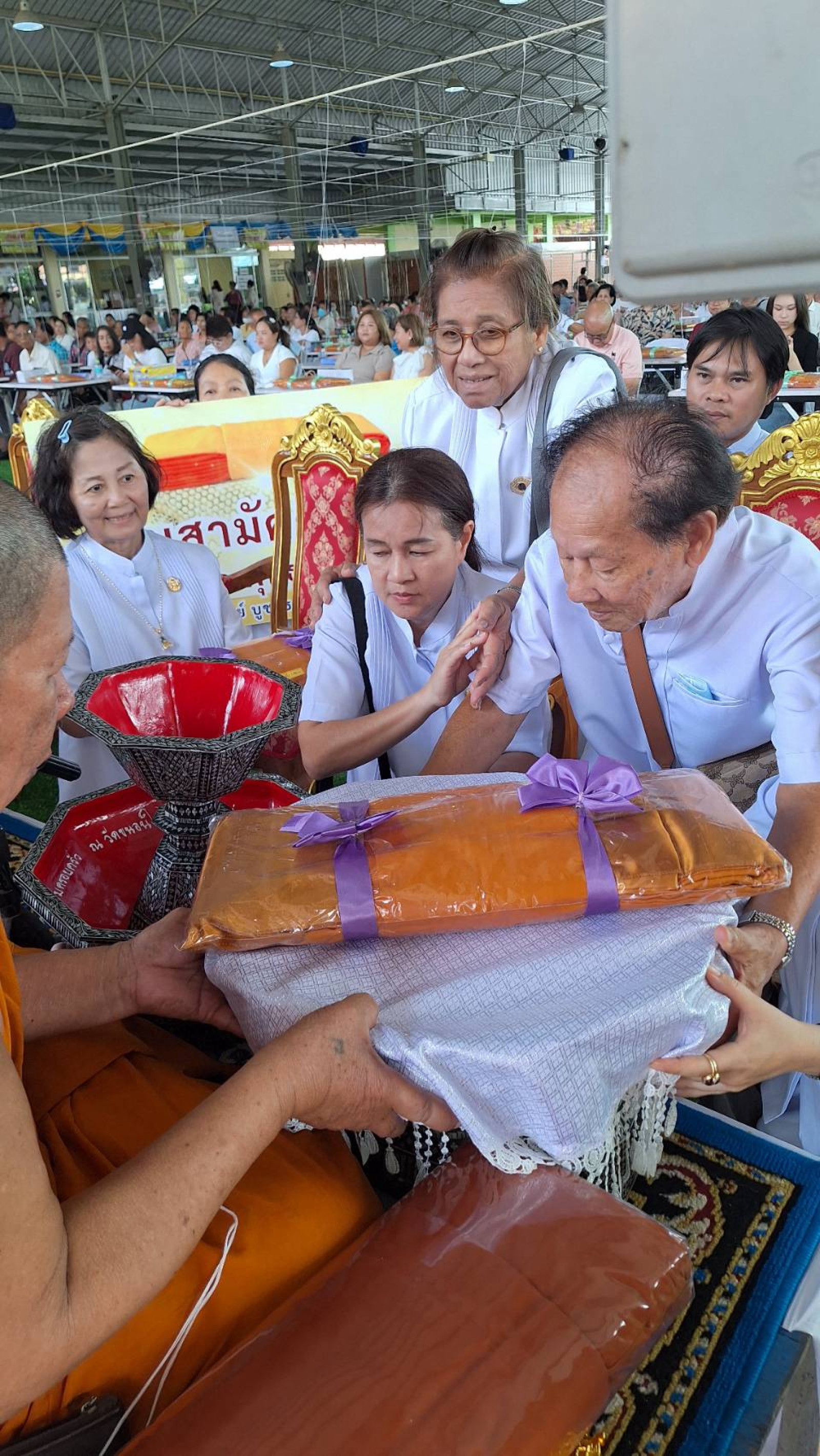 ภาพร่วมพิธีกรรมวัดขนอนใต้