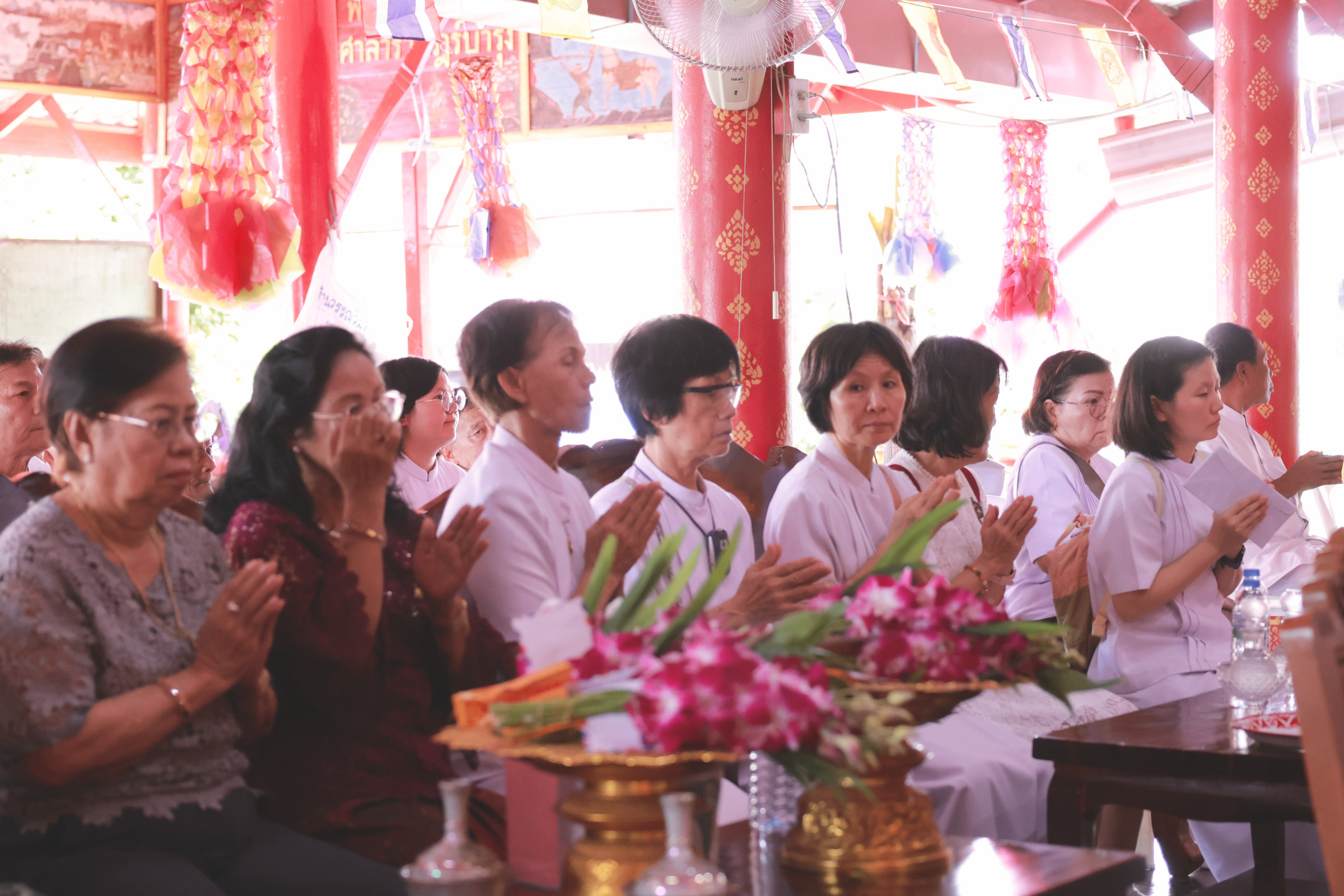 ภาพร่วมพิธีกรรมวัดดาวคะนอง