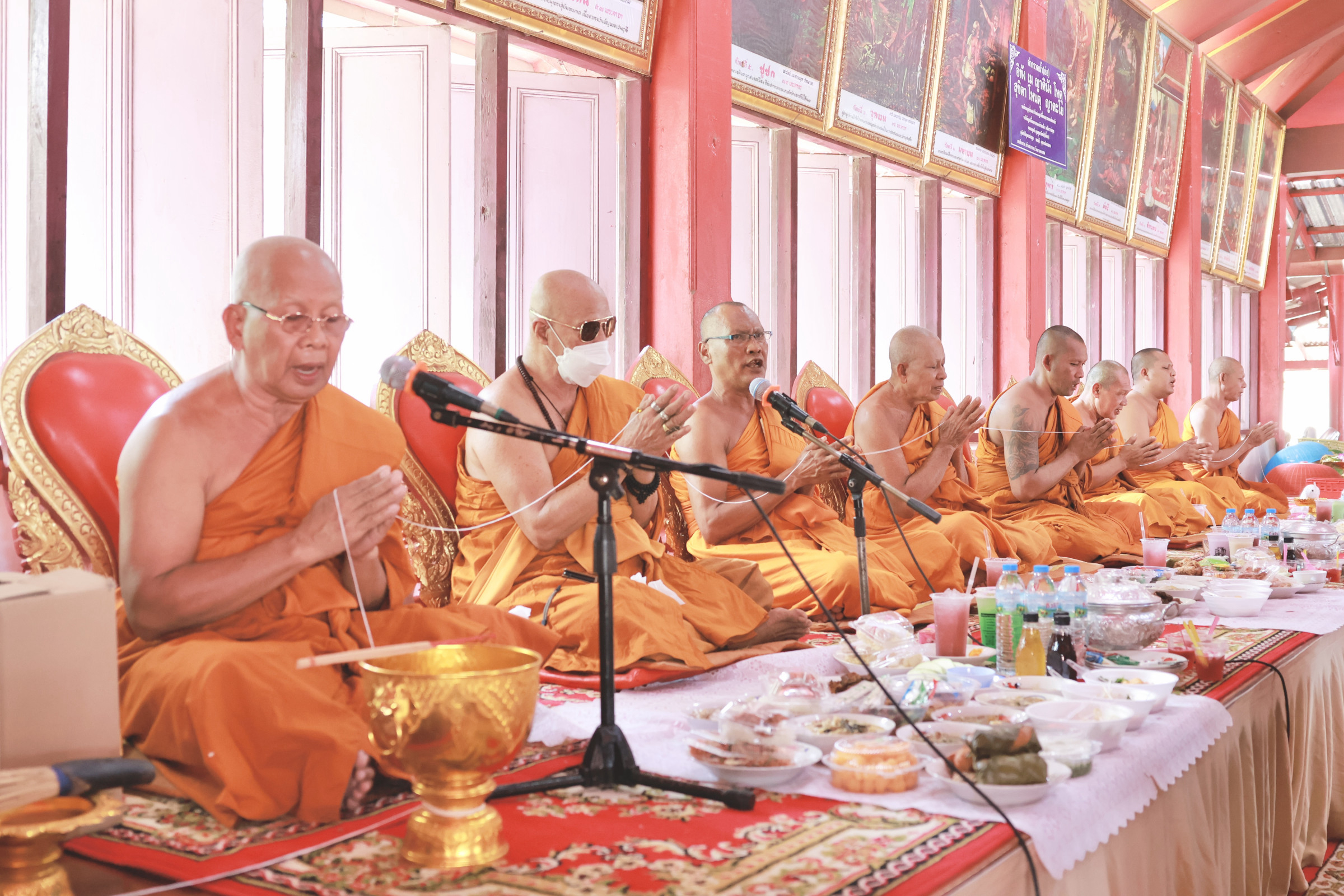 ภาพร่วมพิธีกรรมวัดดาวคะนอง