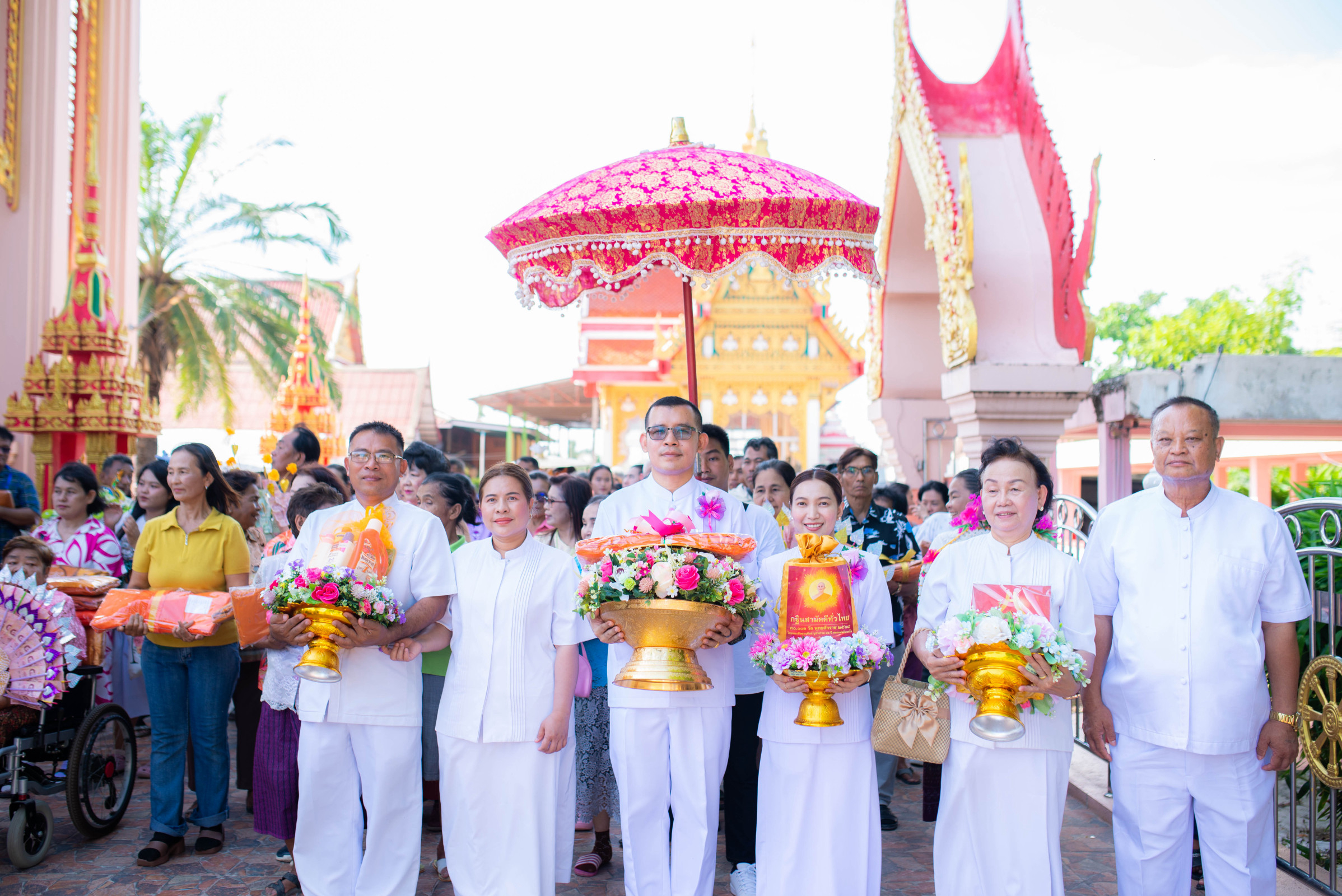 ภาพร่วมขบวนกฐินวัดสามเพลง