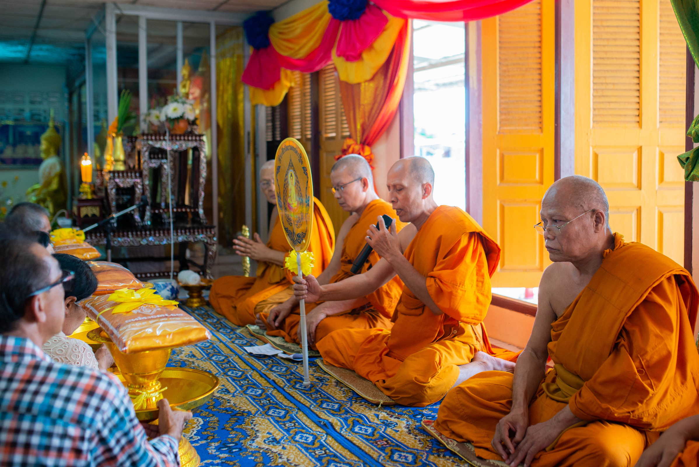 ภาพร่วมพิธีกรรมวัดสามเพลง