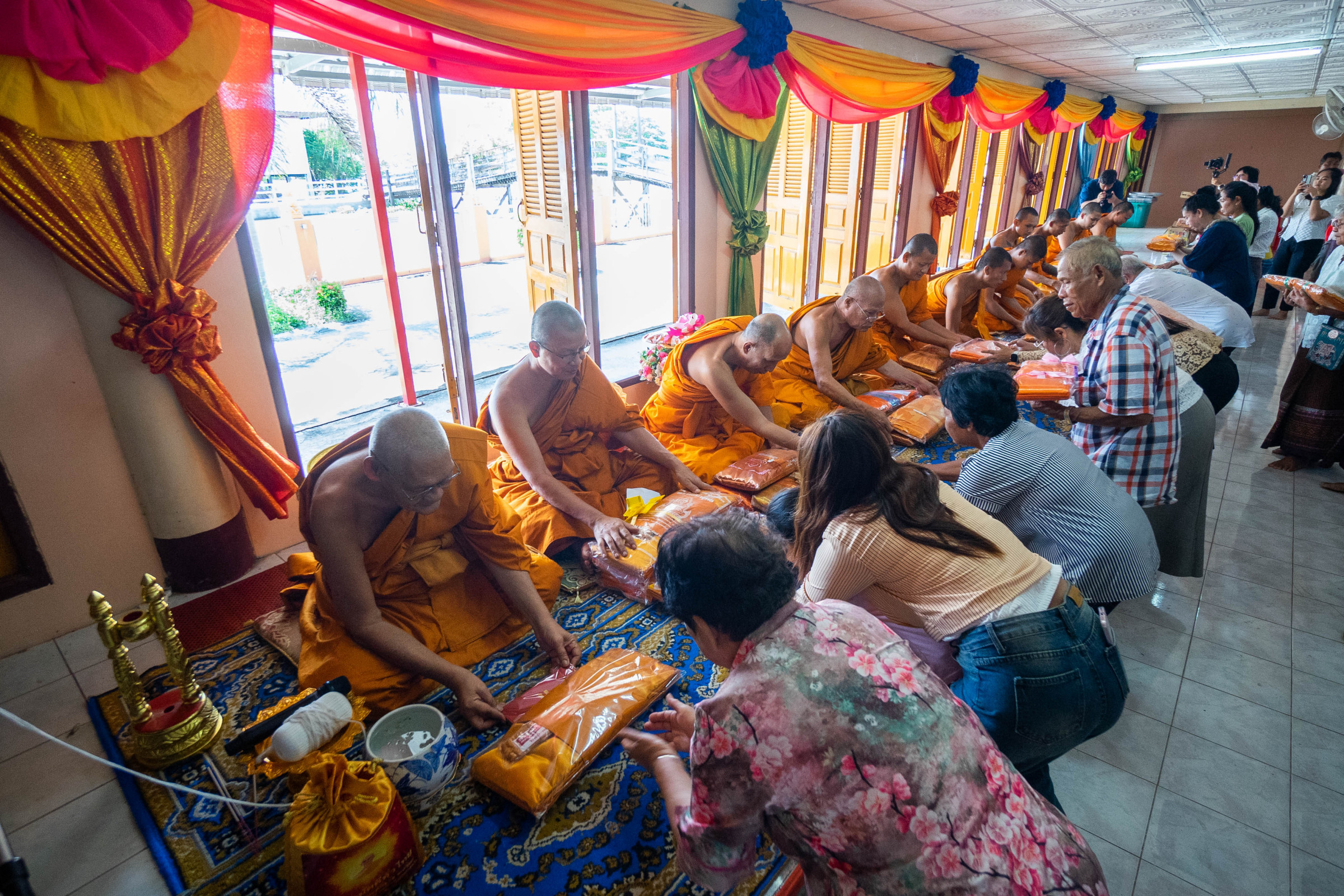 ภาพร่วมพิธีกรรมวัดสามเพลง