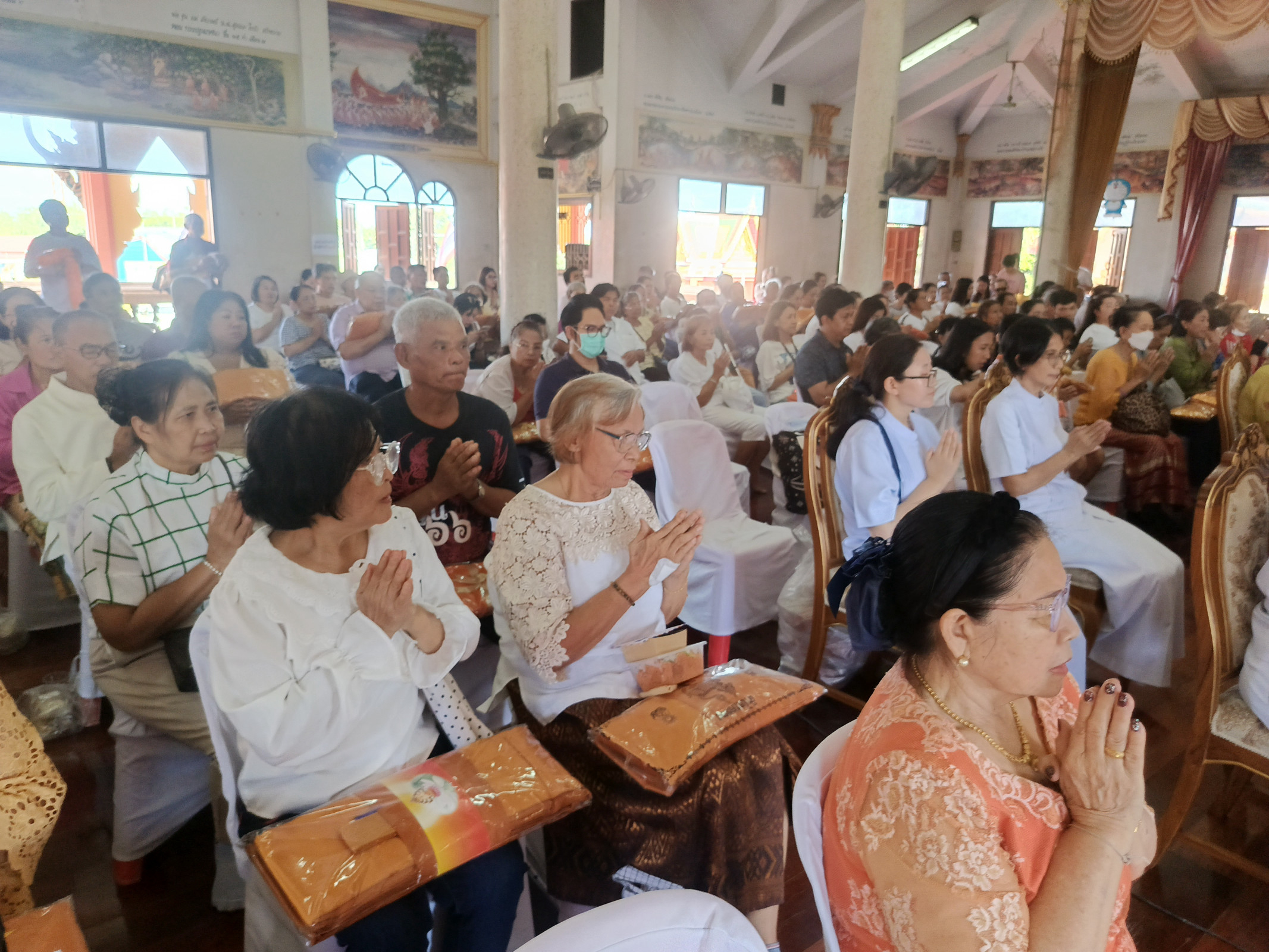 ภาพร่วมพิธีกรรมวัดมาบพระจันทร์