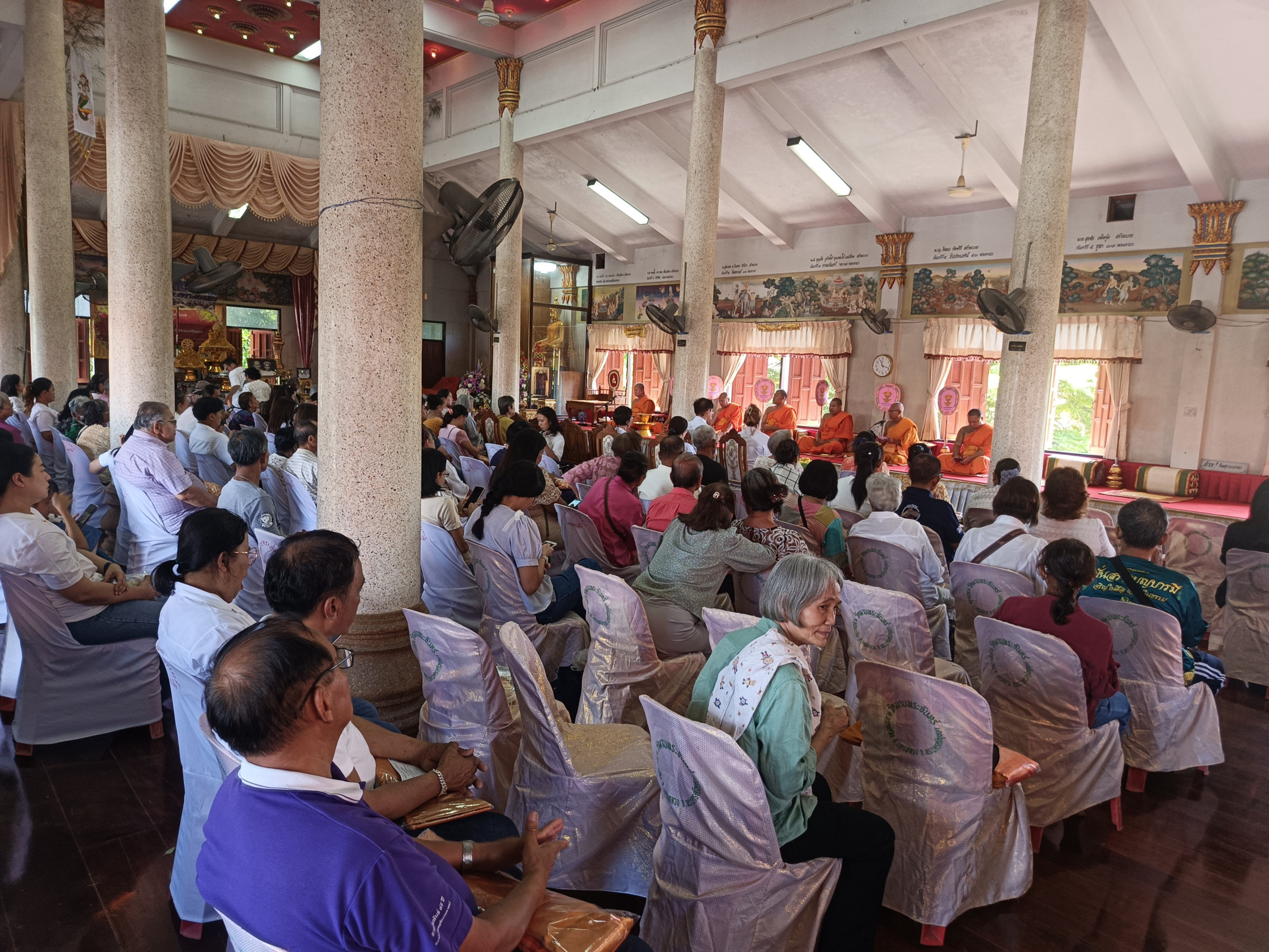 ภาพร่วมพิธีกรรมวัดมาบพระจันทร์