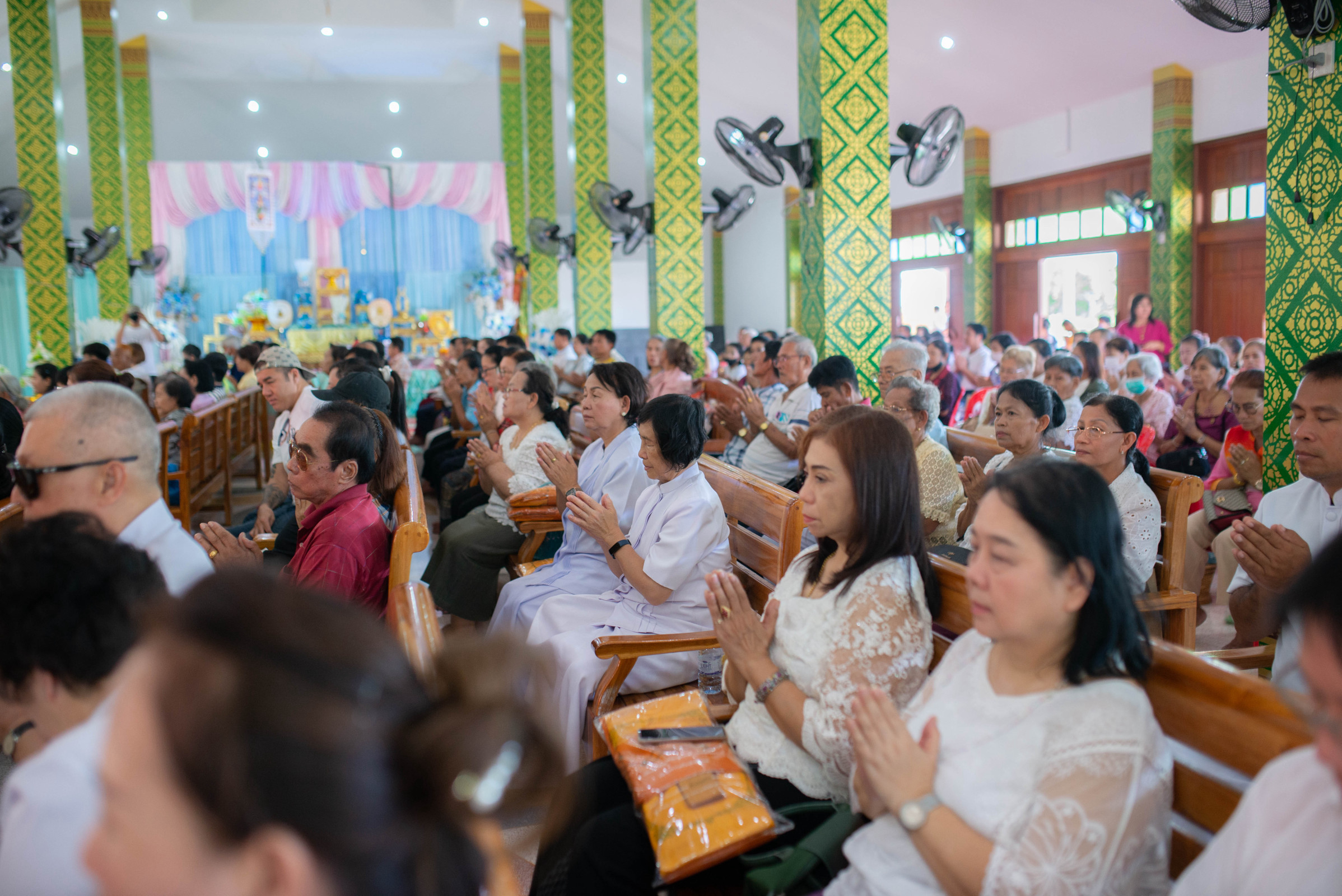 ภาพร่วมพิธีกรรมวัดสันติธรรมาราม