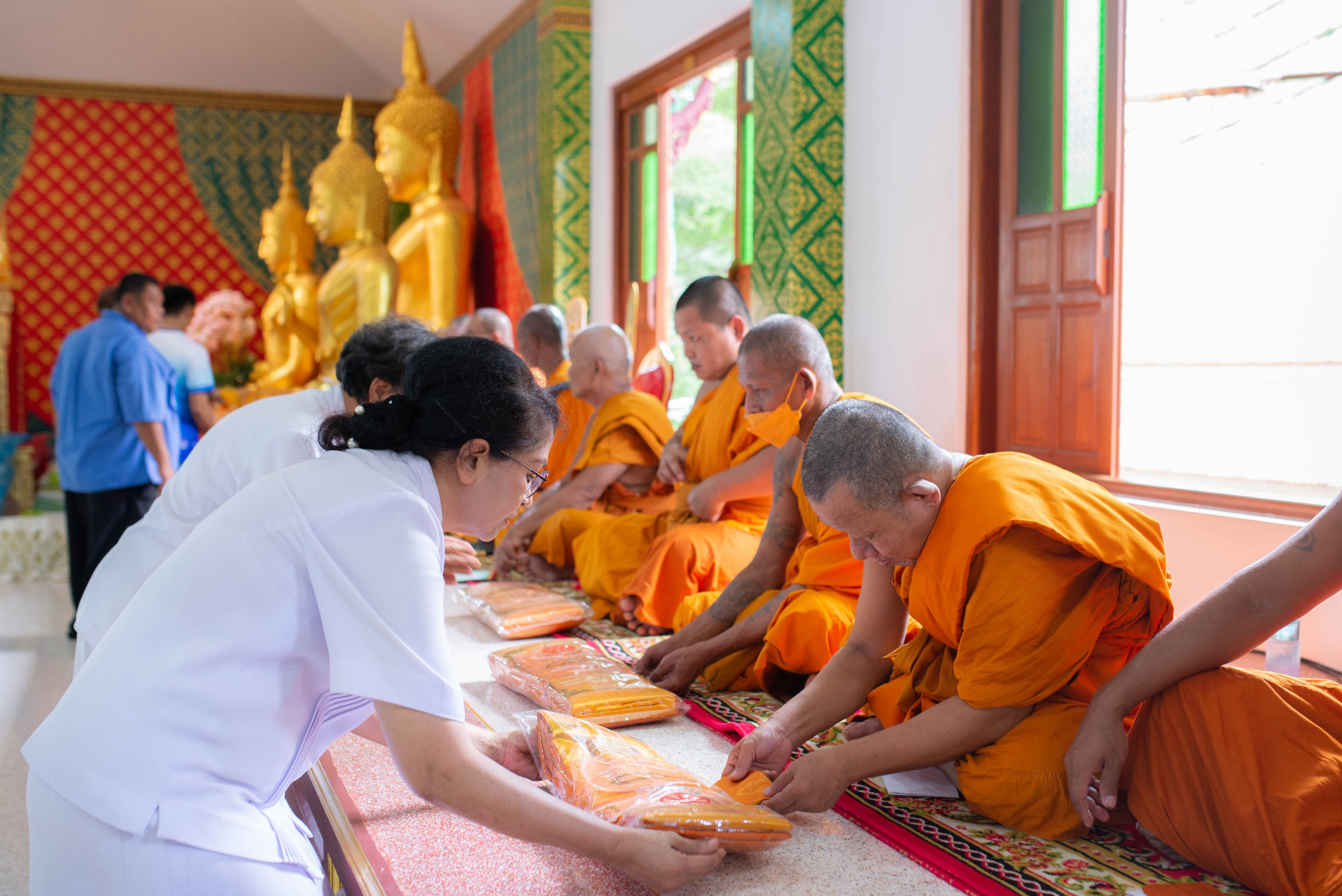 ภาพร่วมพิธีกรรมวัดสันติธรรมาราม