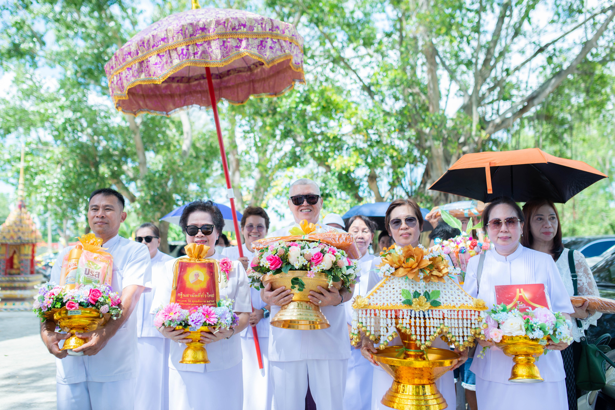 ภาพร่วมขบวนกฐินวัดลำบัว