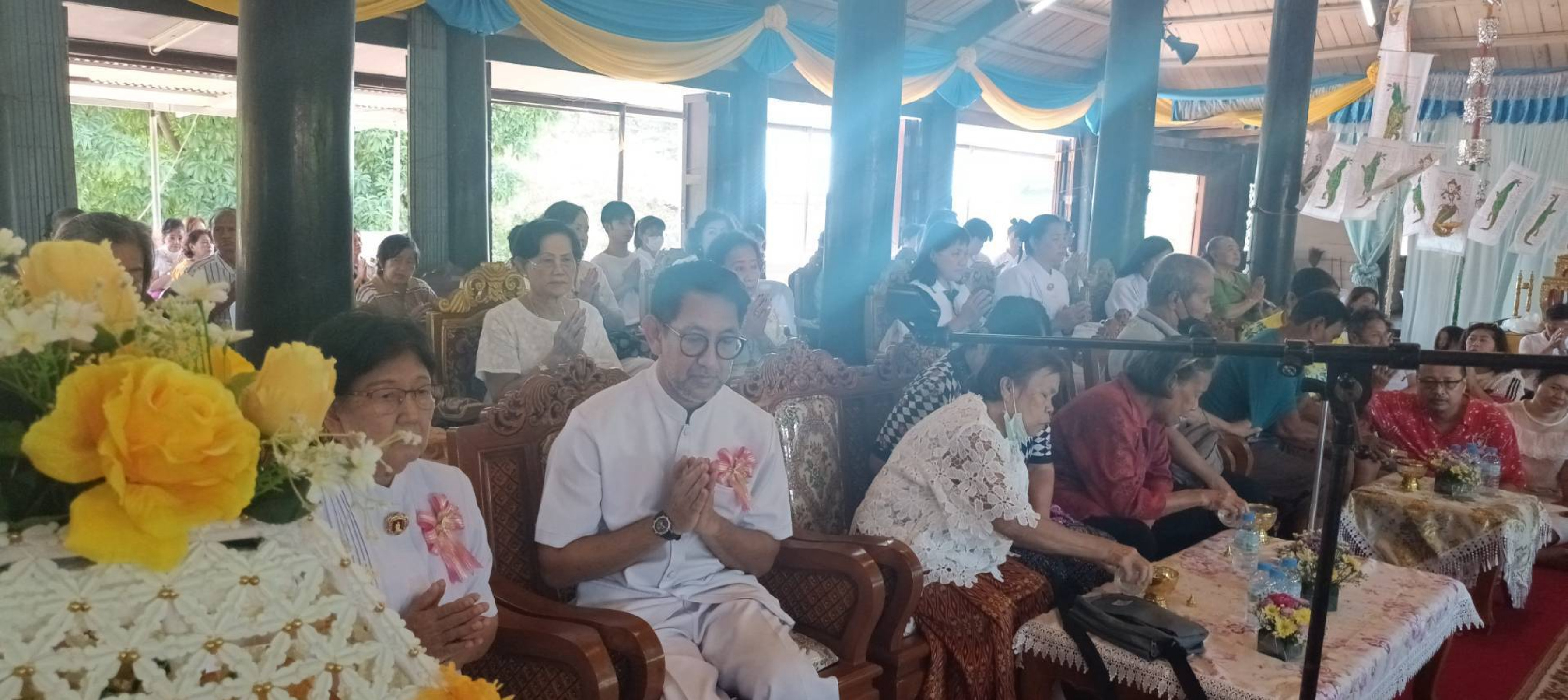 ภาพร่วมพิธีกรรมวัดตองปุ