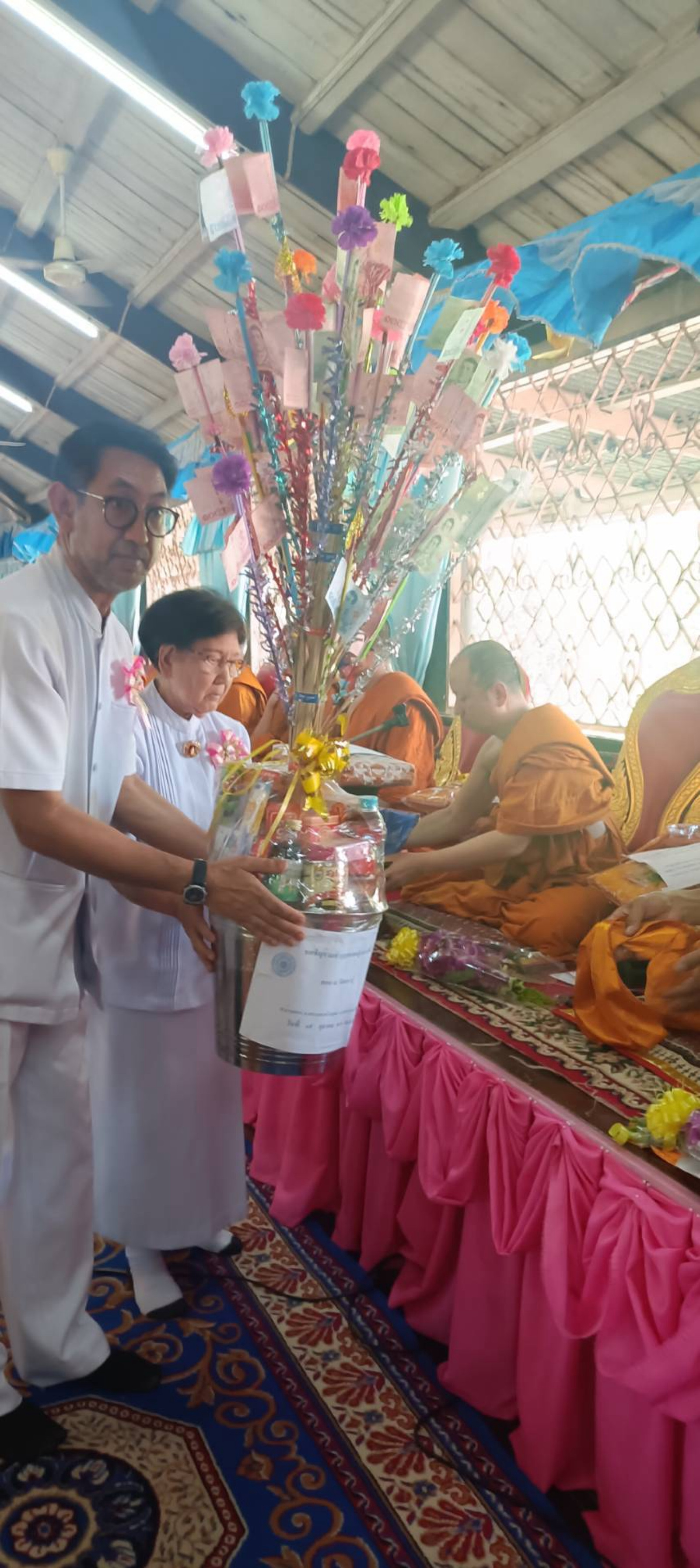 ภาพร่วมพิธีกรรมวัดตองปุ