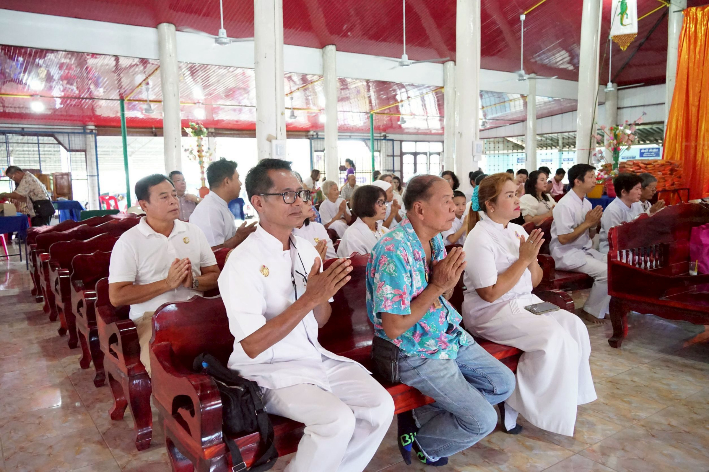 ภาพร่วมพิธีกรรมวัดสระกระเบื้อง