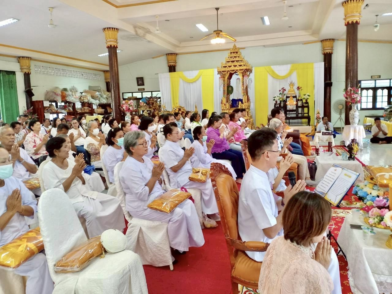 ภาพร่วมพิธีกรรมวัดศรีรัตนาราม