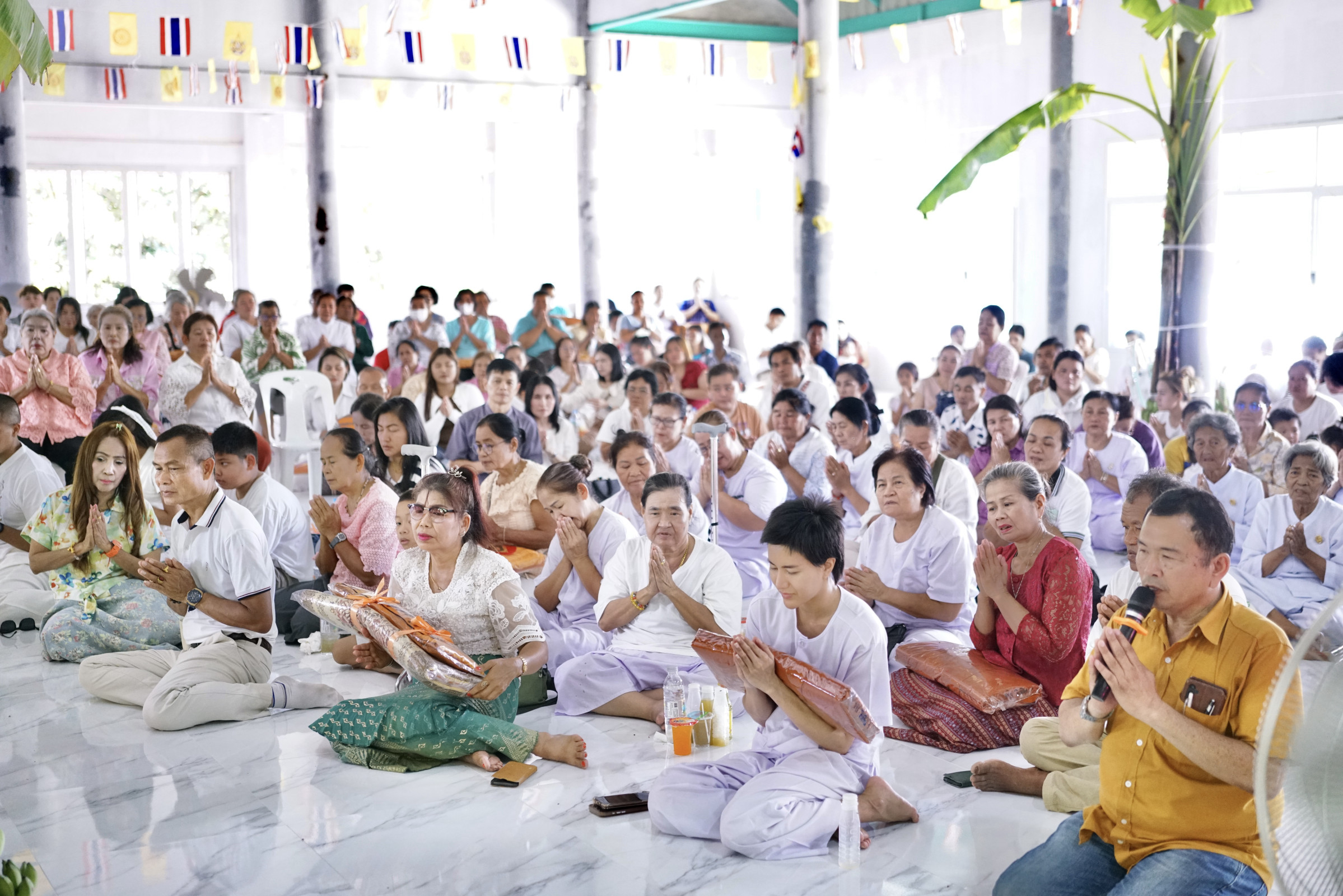 ภาพร่วมพิธีกรรมวัดวิเวกวังทอง