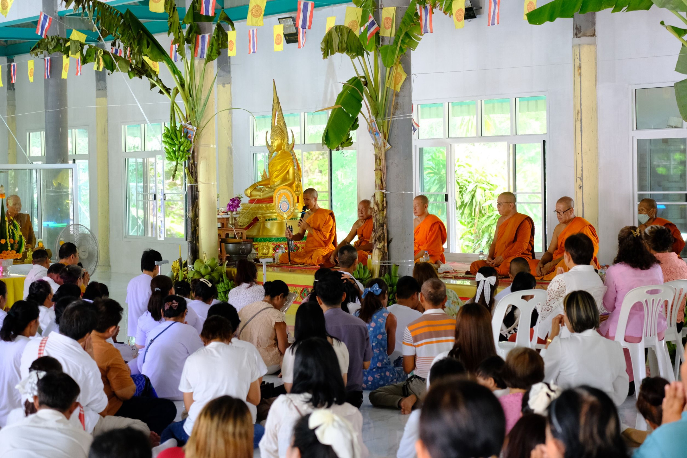 ภาพร่วมพิธีกรรมวัดวิเวกวังทอง
