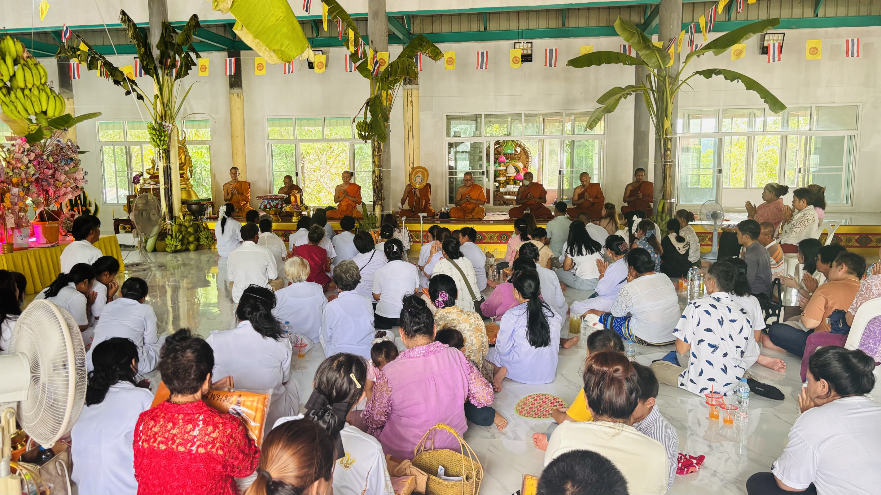 ภาพร่วมพิธีกรรมวัดวิเวกวังทอง