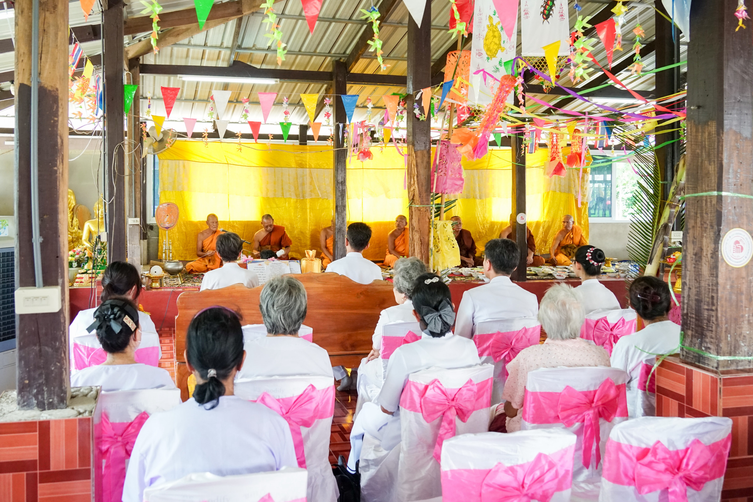ภาพร่วมพิธีกรรมวัดหนองขามสามัคคี