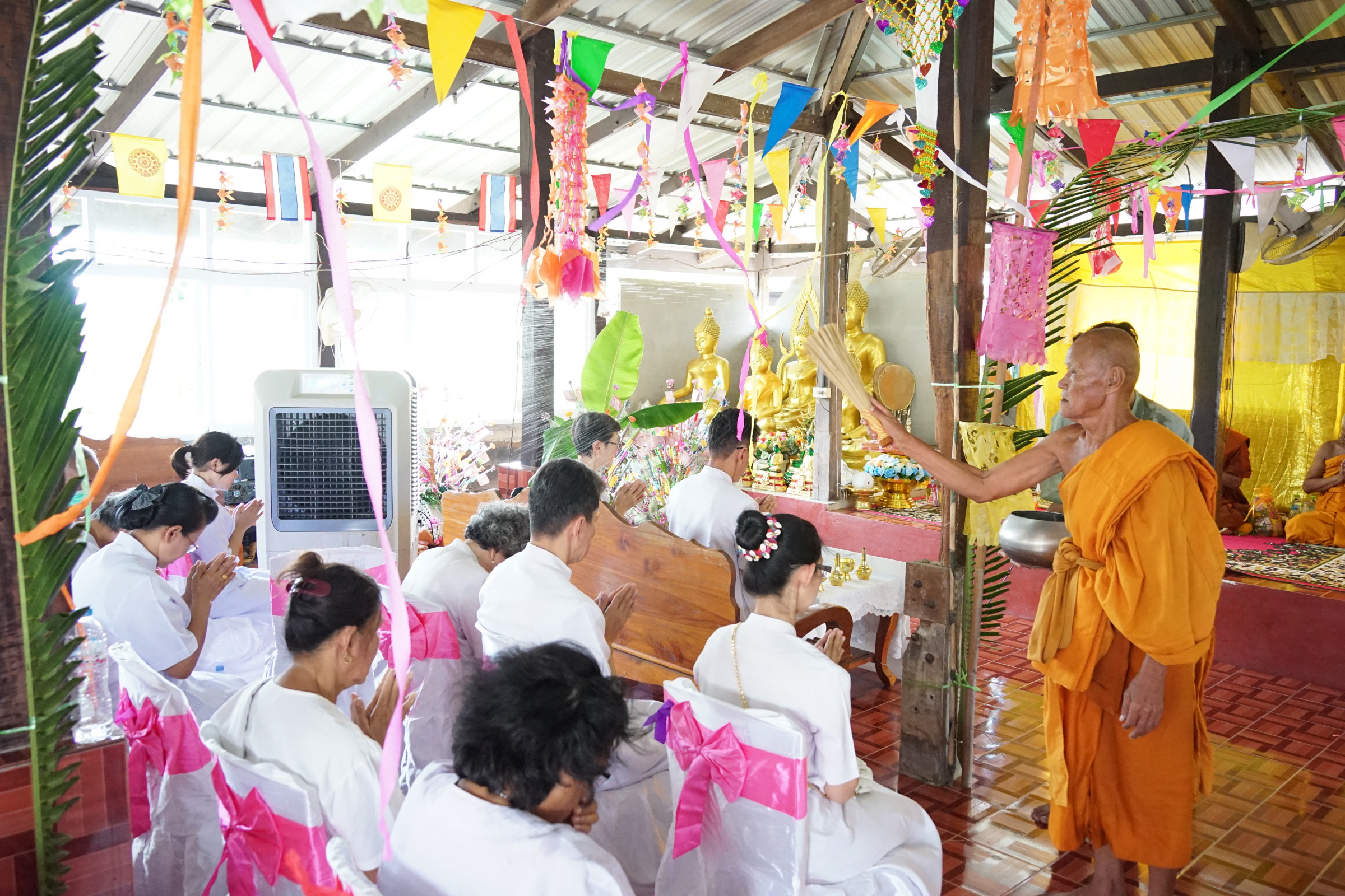 ภาพร่วมพิธีกรรมวัดหนองขามสามัคคี