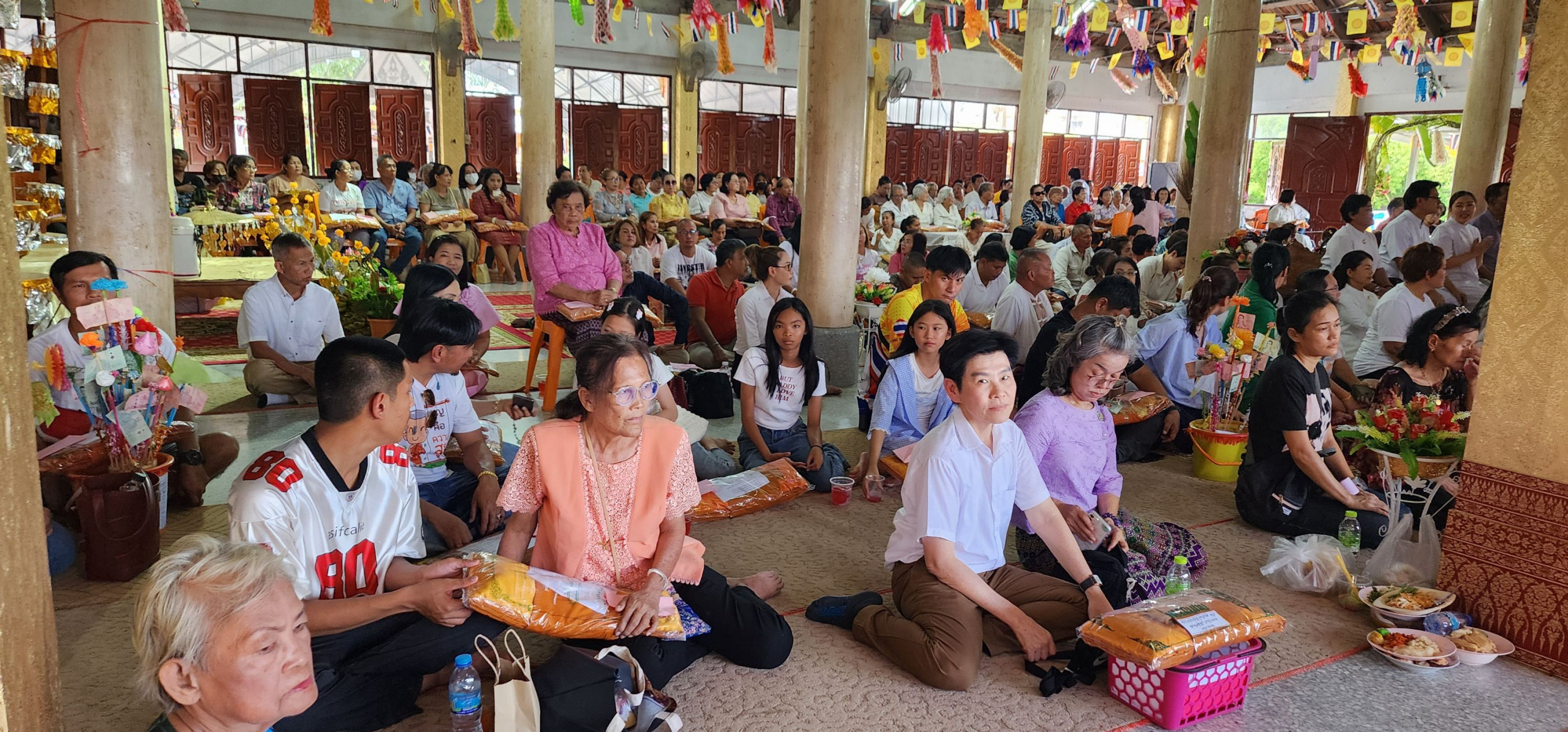 ภาพร่วมพิธีกรรมวัดตะลุง