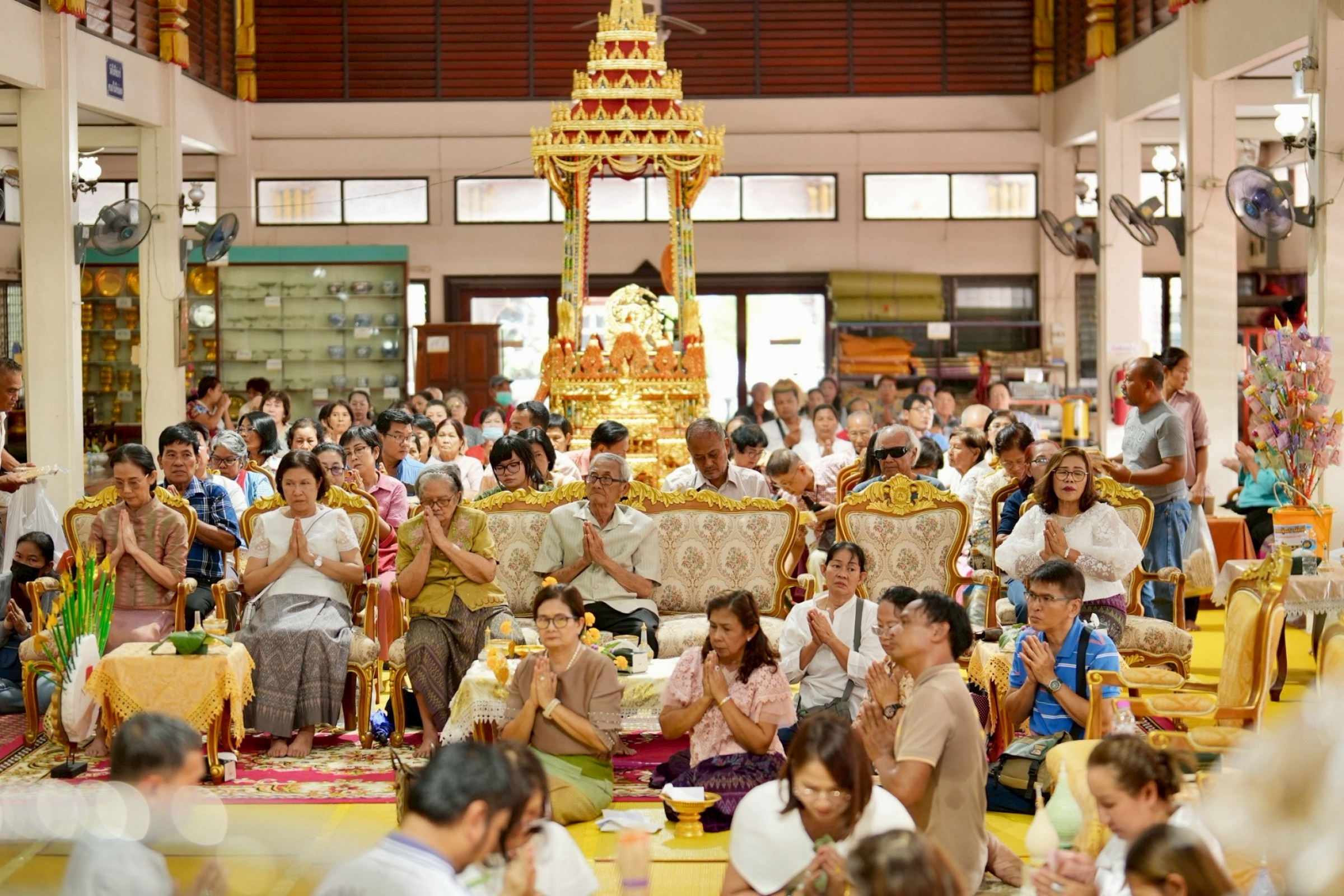 ภาพร่วมพิธีกรรมวัดกำแพง