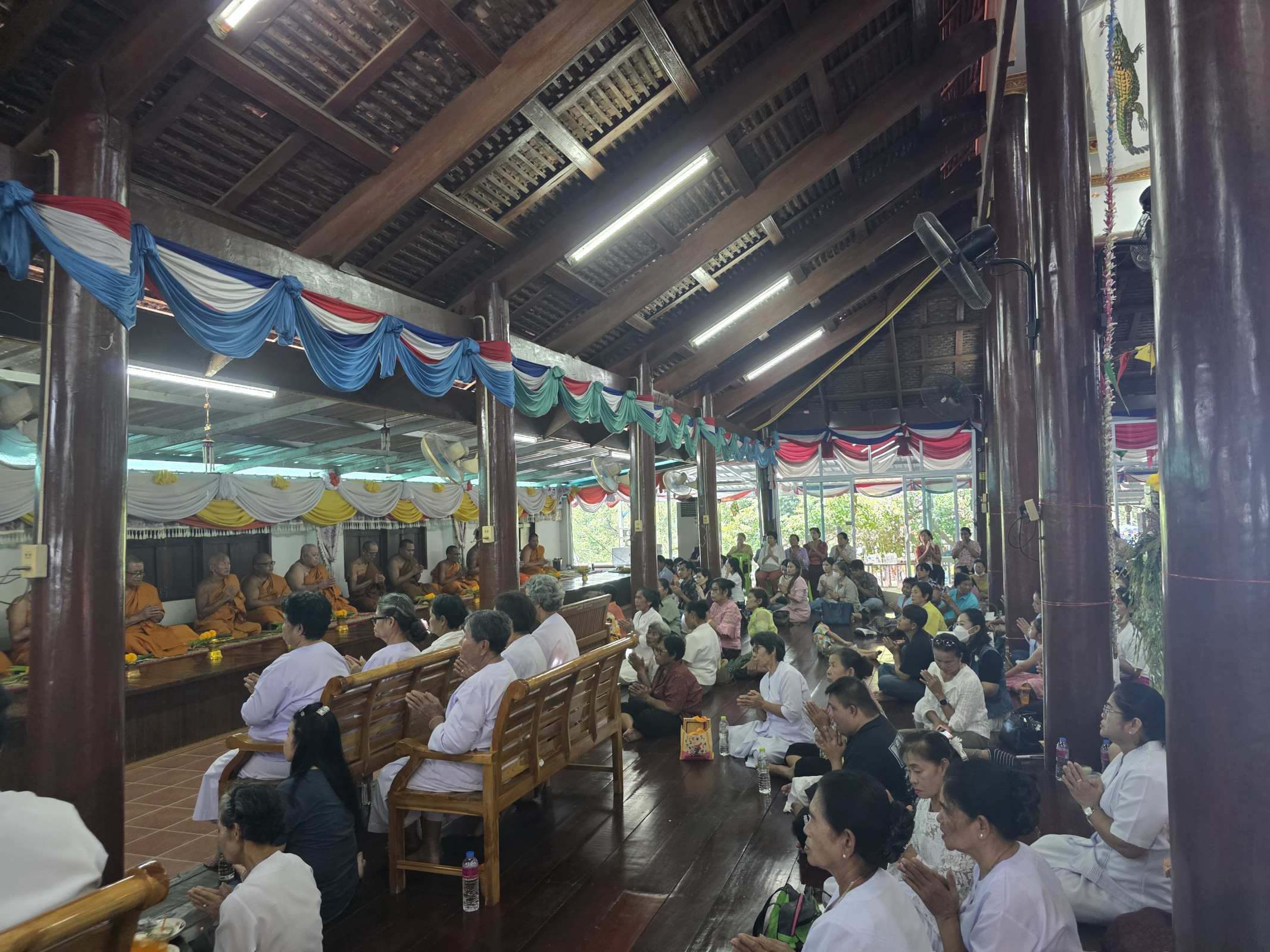 ภาพร่วมพิธีกรรมวัดข่อยใต้