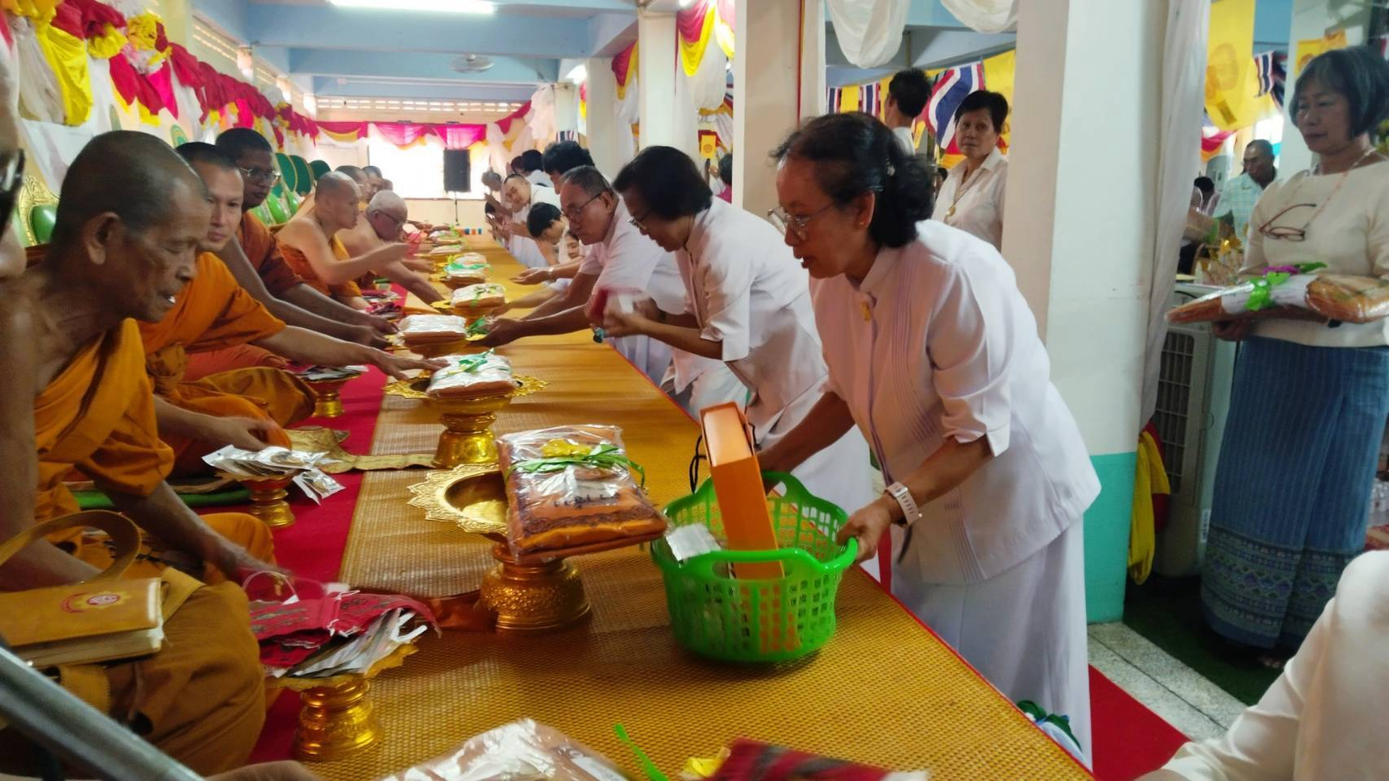 ภาพร่วมพิธีกรรมวัดน้ำจั้น