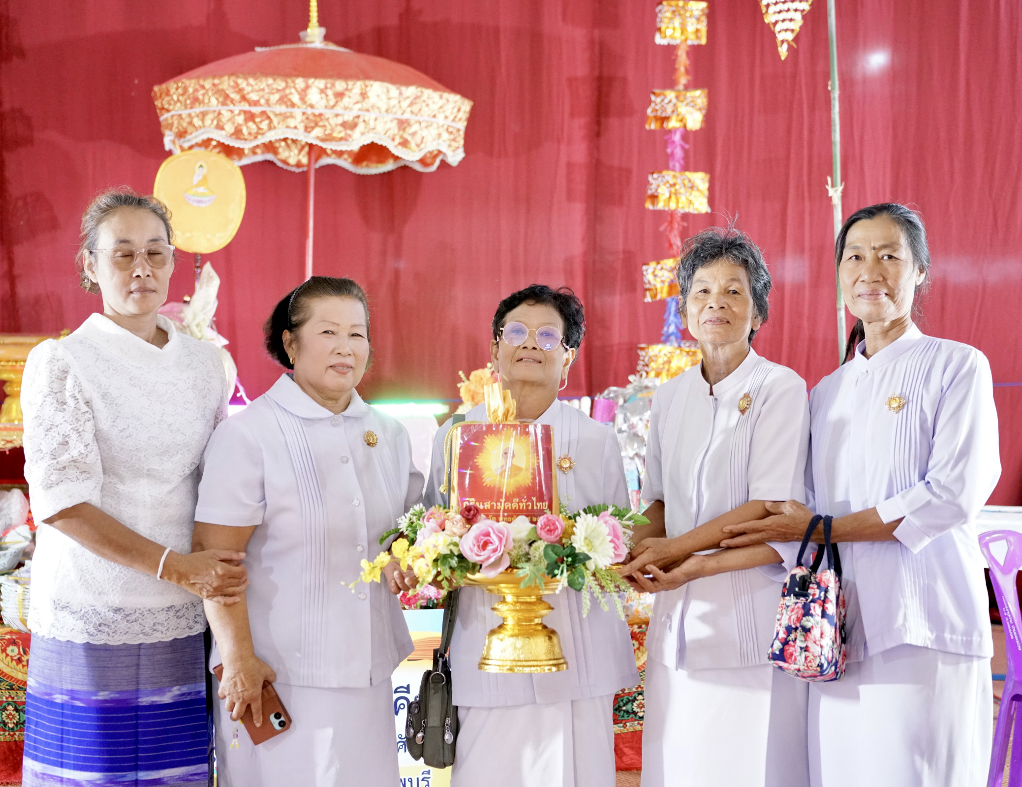 ภาพร่วมพิธีกรรมวัดสว่างจิต