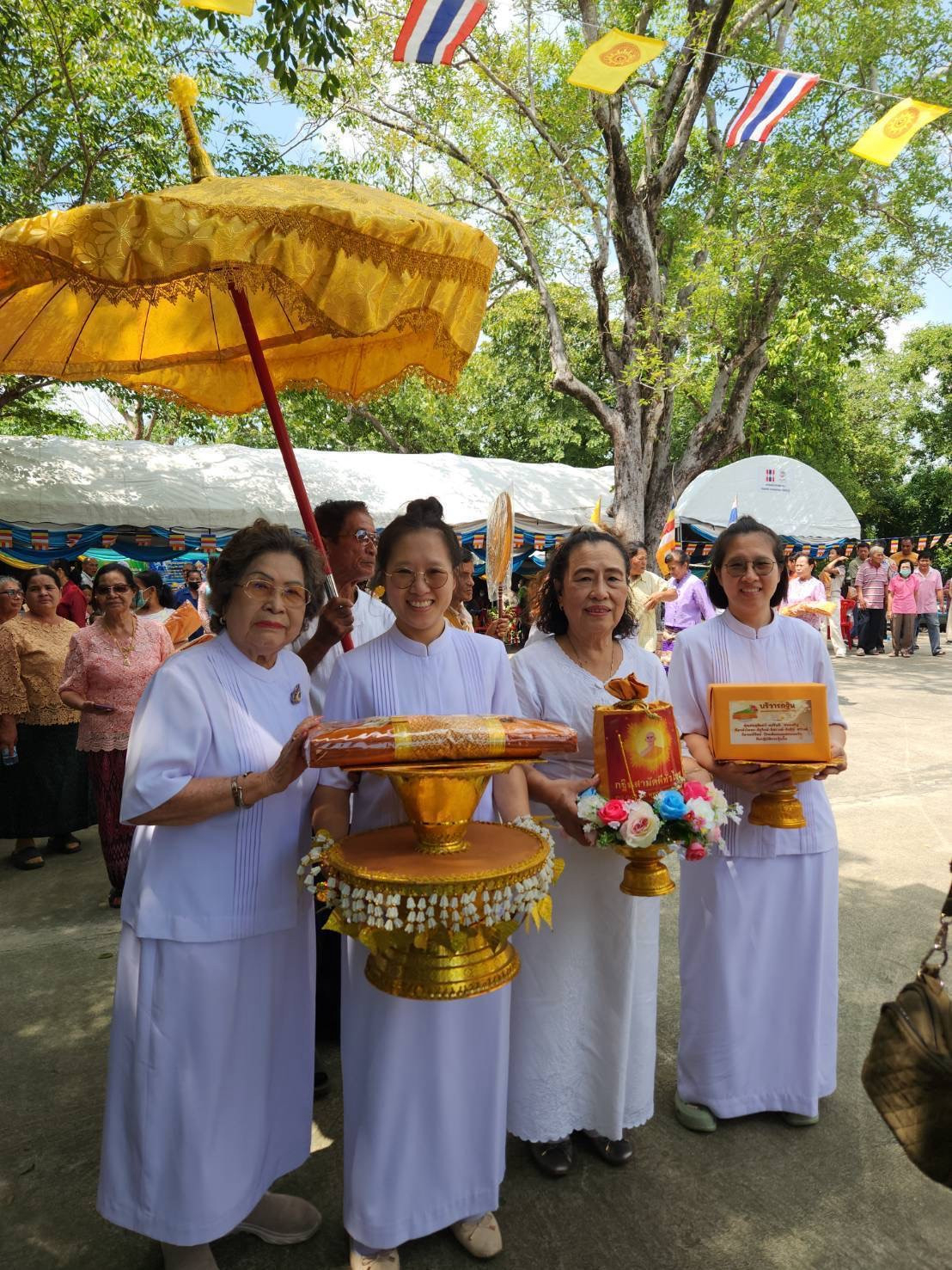 ภาพร่วมขบวนกฐินวัดเขาไกรลาศ