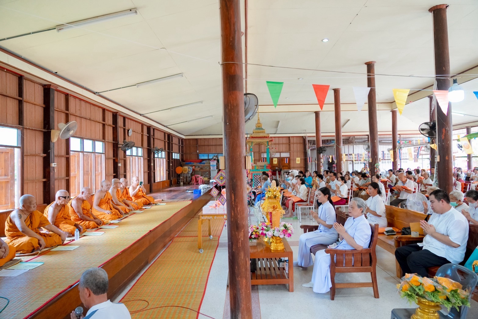 ภาพร่วมพิธีกรรมวัดสุวรรณคีรี(บ้านกลับเก่า)