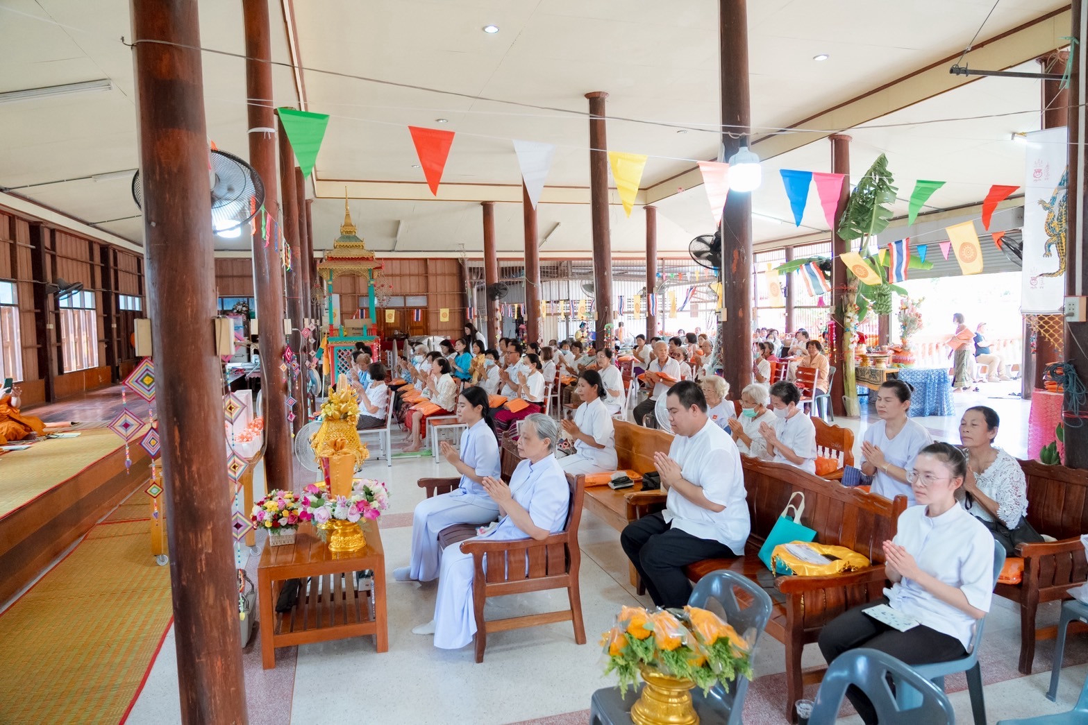 ภาพร่วมพิธีกรรมวัดสุวรรณคีรี(บ้านกลับเก่า)