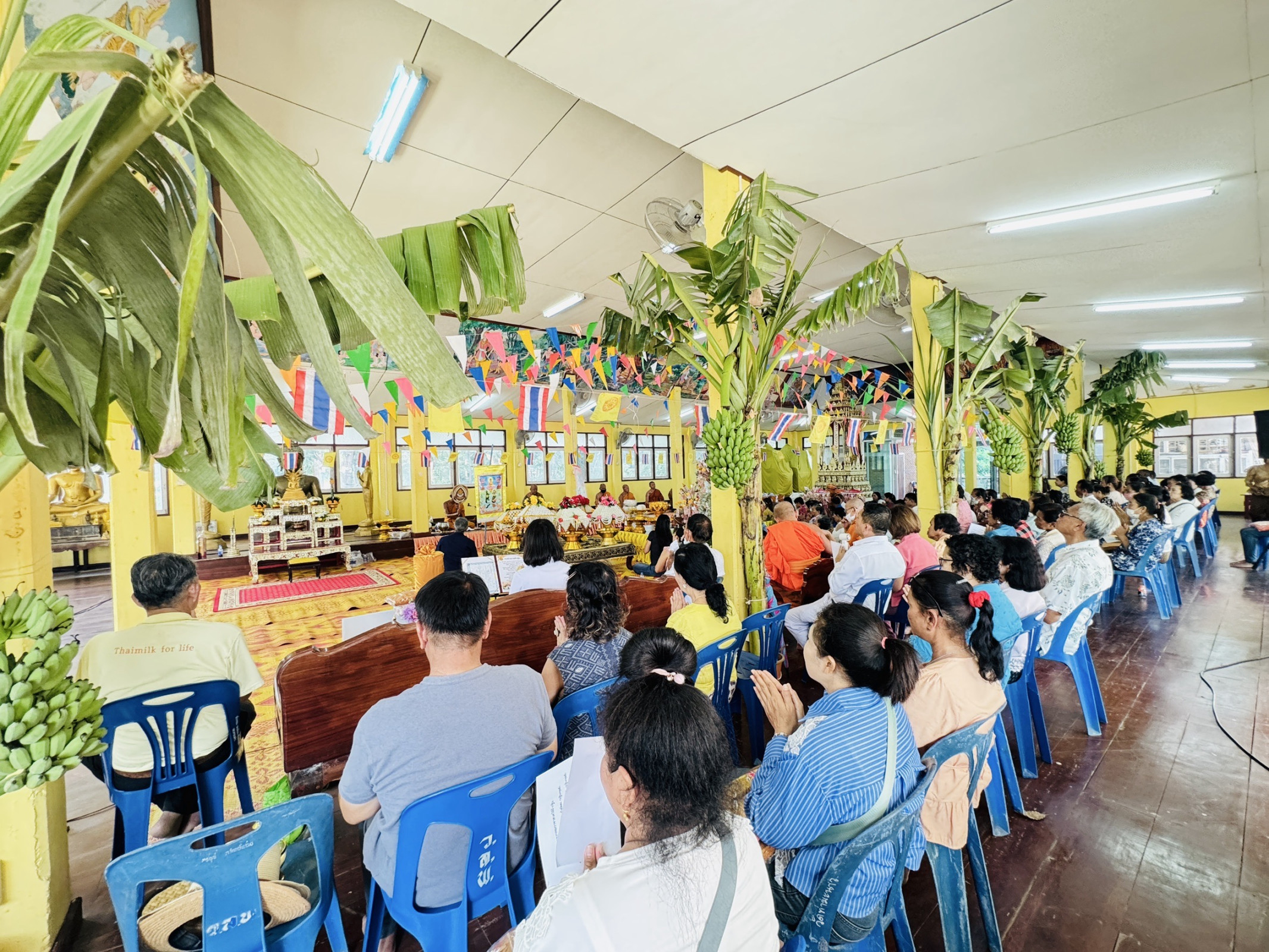 ภาพร่วมพิธีกรรมวัดลำสมพุง