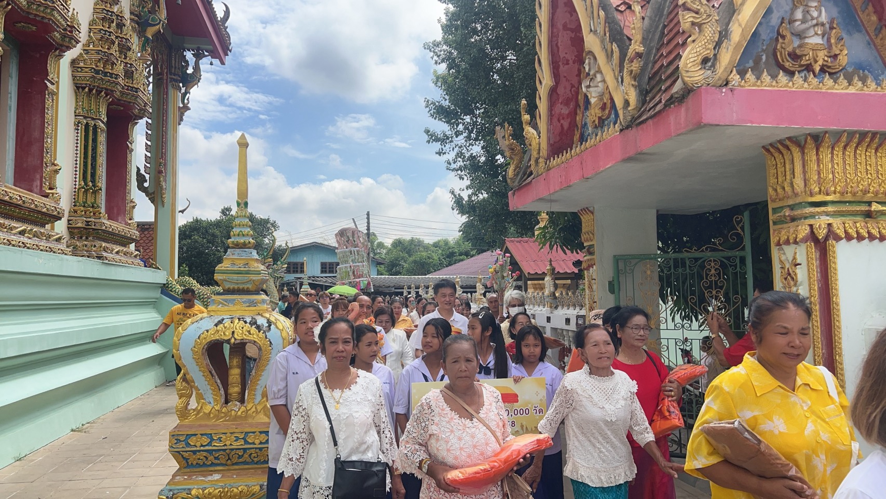 ภาพร่วมพิธีกรรมวัดห้วยทราย