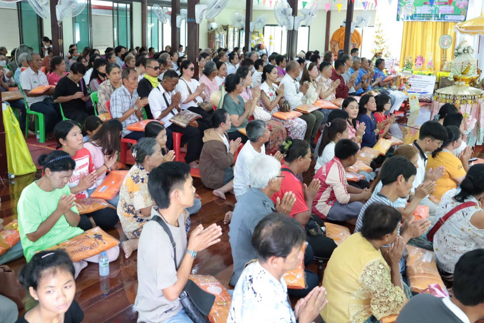 ภาพร่วมพิธีกรรมวัดพุกร่าง
