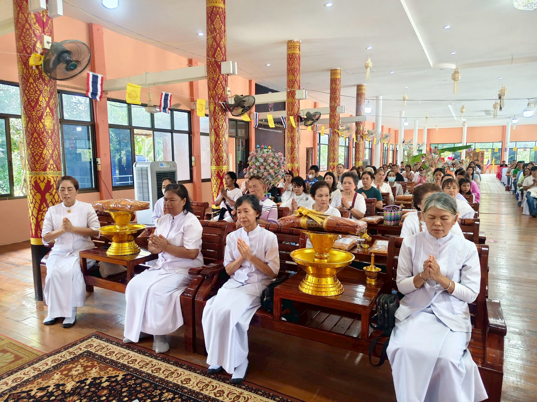 ภาพร่วมพิธีกรรมวัดหนองยาวใต้