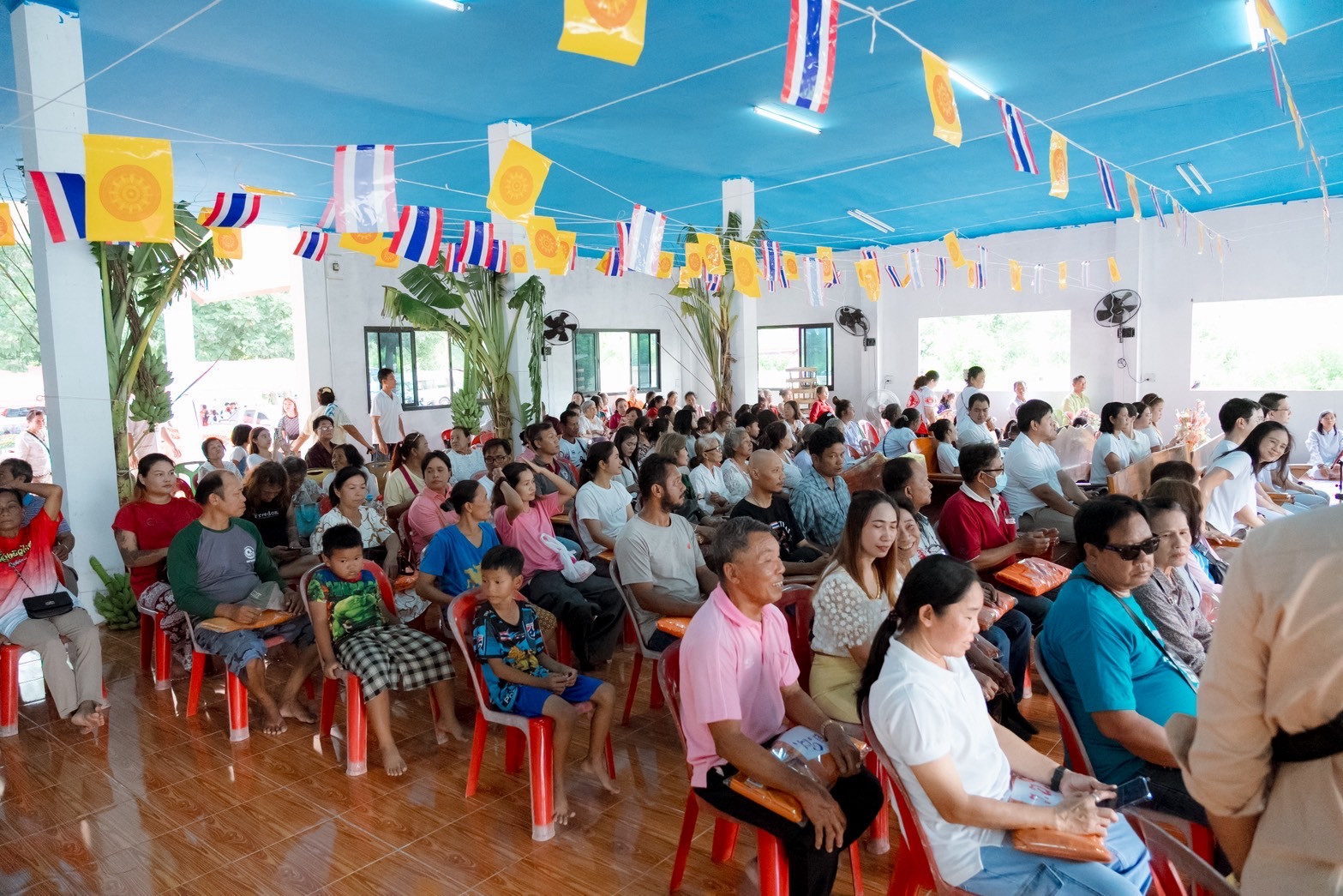 ภาพร่วมพิธีกรรมวัดหนองเอี่ยวใน