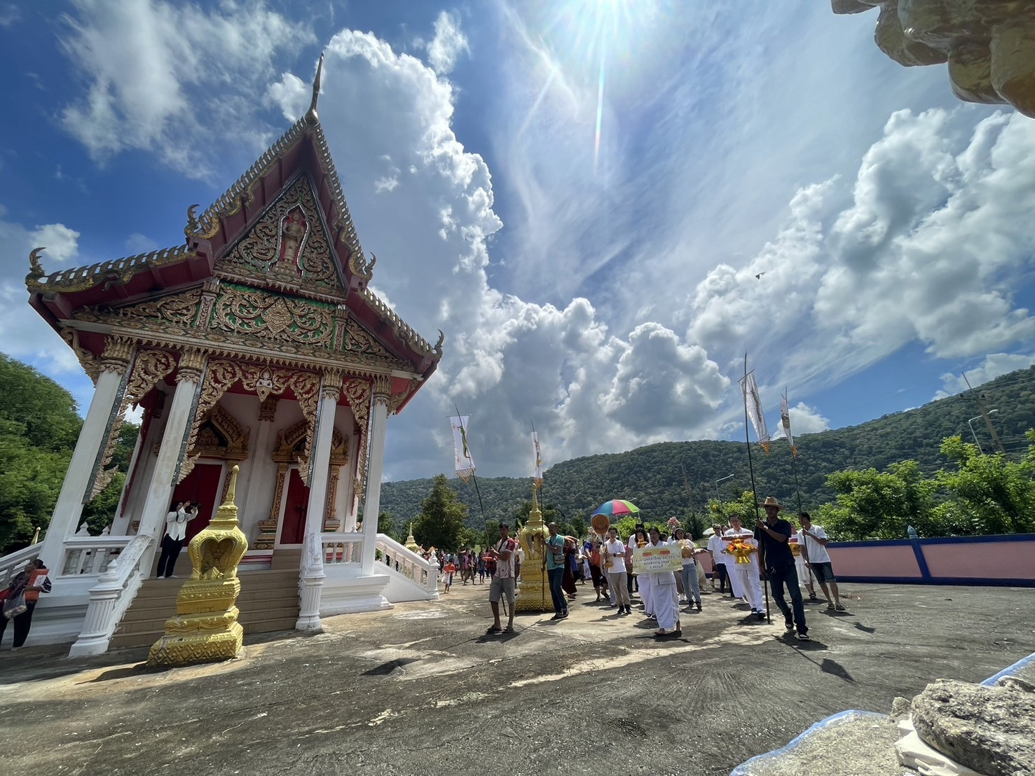 ภาพร่วมพิธีกรรมวัดหนองเอี่ยวใน