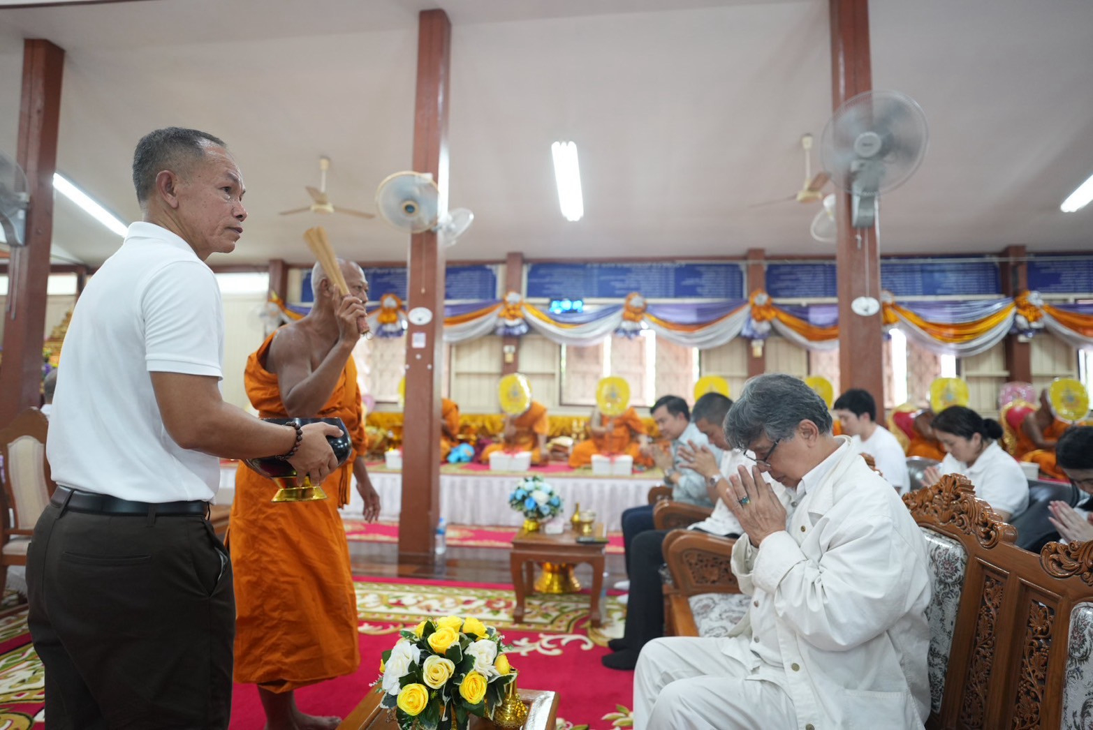 ภาพร่วมพิธีกรรมวัดจำศีล