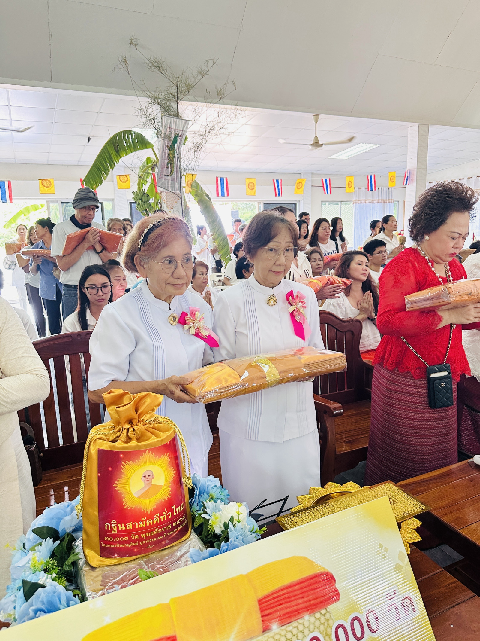 ภาพร่วมพิธีกรรมที่พักสงฆ์ถ้ำรัตนบุปผา