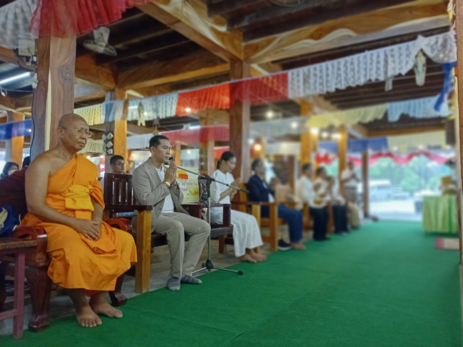 ภาพร่วมพิธีกรรมวัดบ้านขาม
