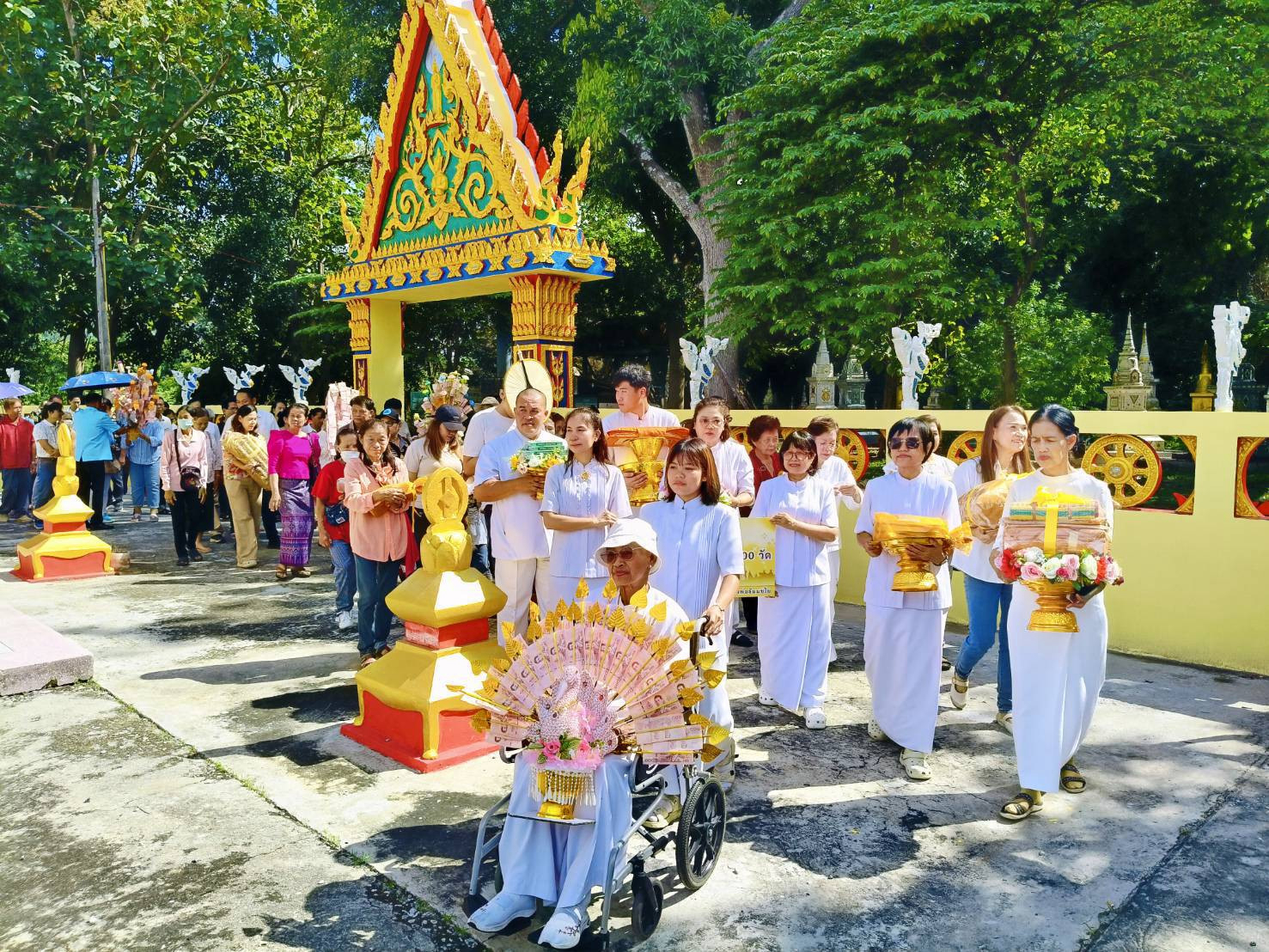ภาพร่วมขบวนกฐินวัดท่าสบก