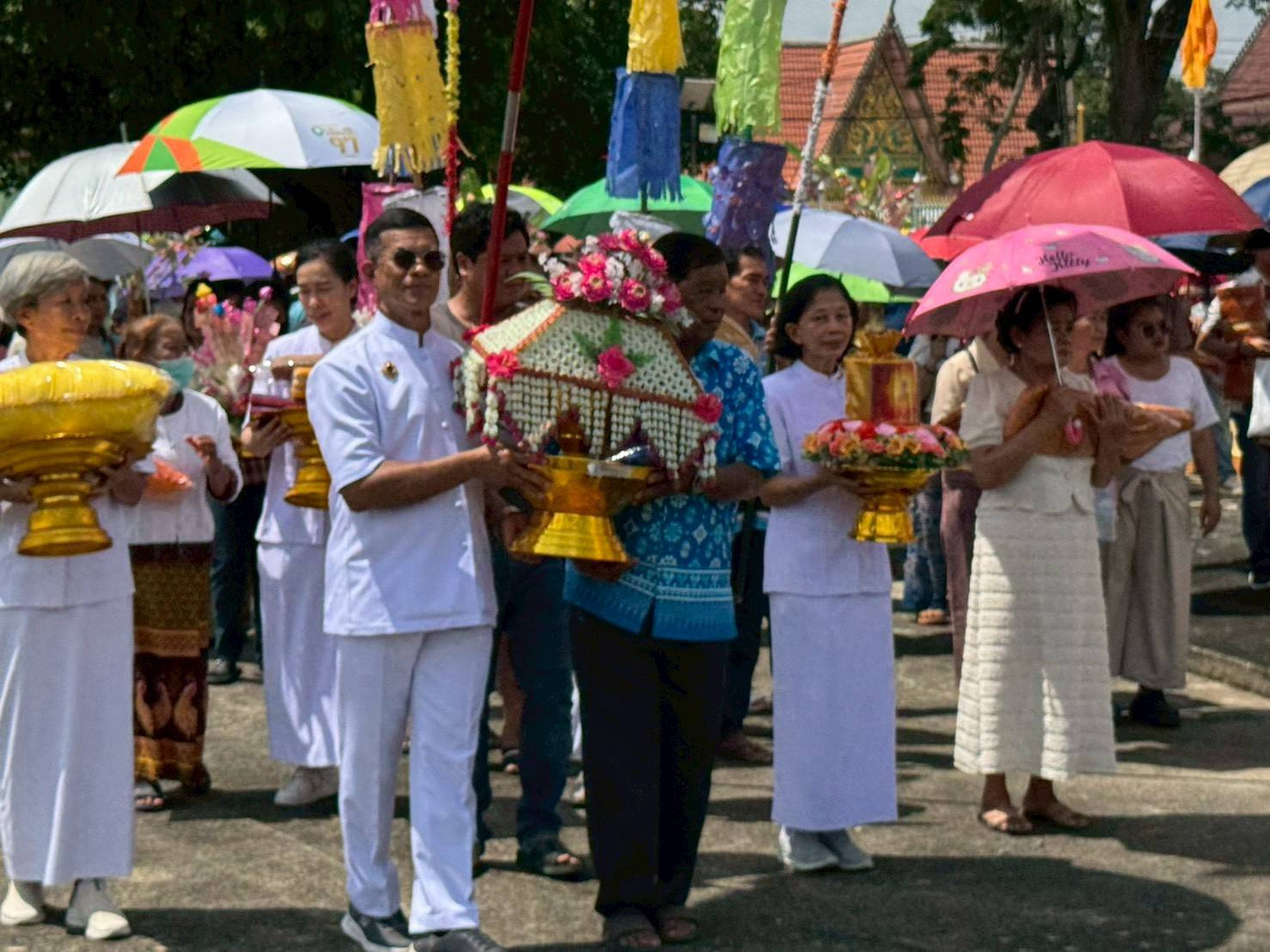 ภาพร่วมพิธีกรรมวัดหนองหอย