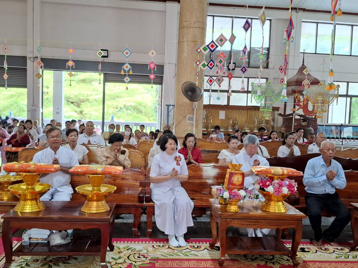 ภาพร่วมพิธีกรรมวัดตะเฆ่