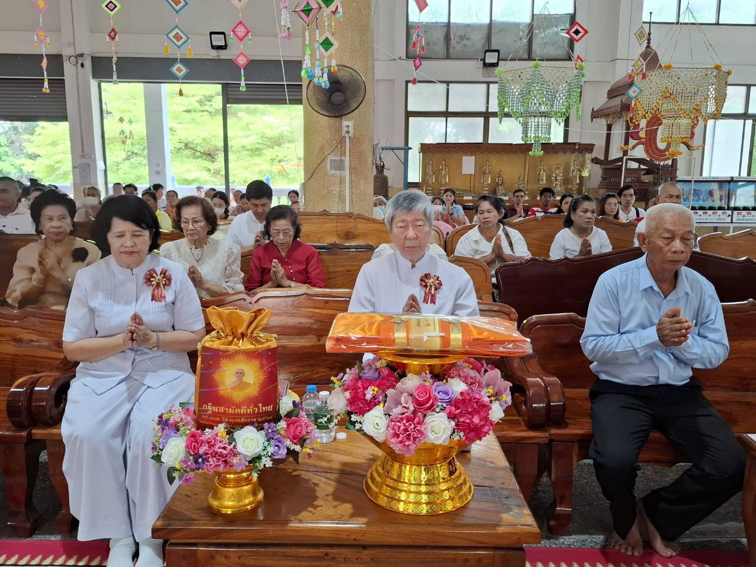 ภาพร่วมพิธีกรรมวัดตะเฆ่