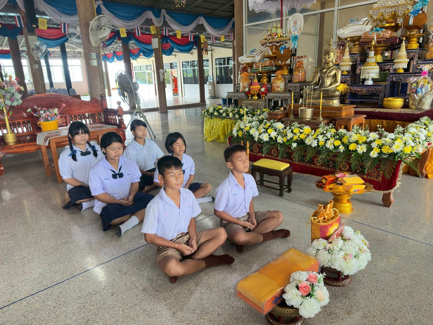 ภาพร่วมพิธีกรรมวัดบึงไม้