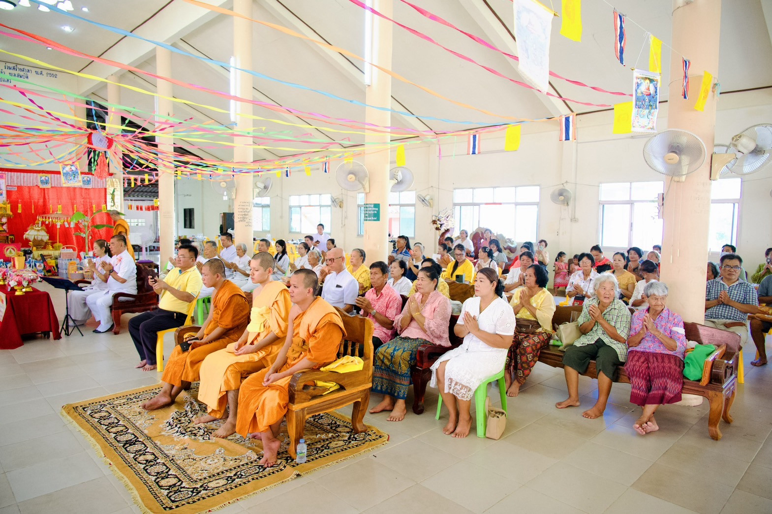 ภาพร่วมพิธีกรรมวัดนิคมซอย25