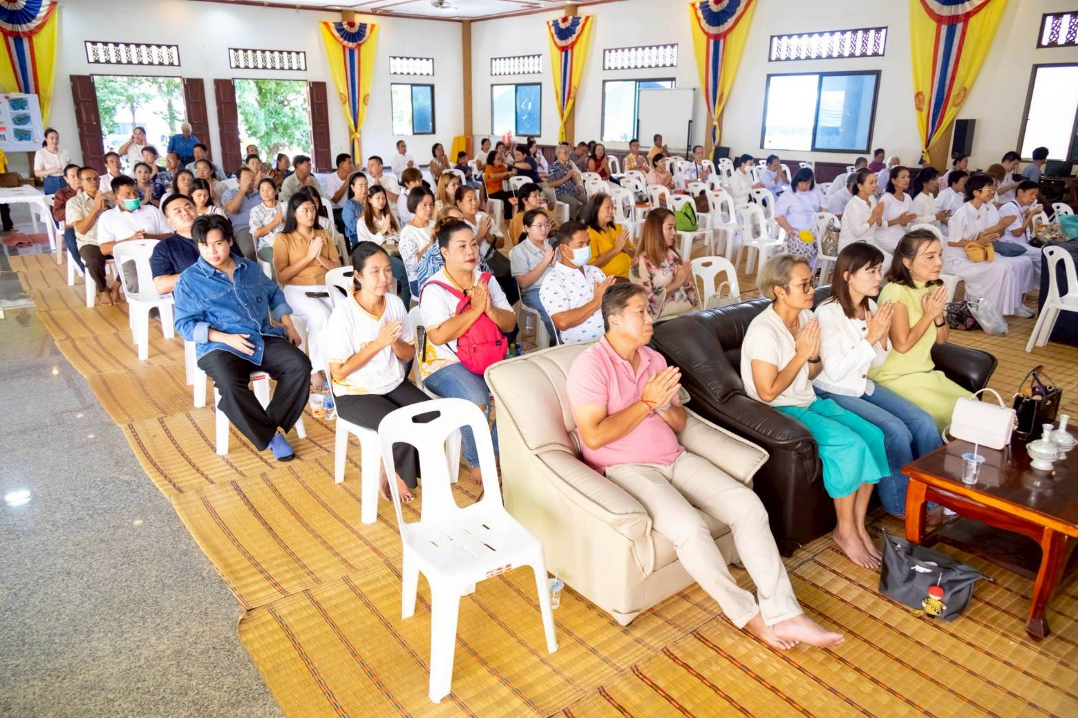 ภาพร่วมพิธีกรรมวัดหนองโรง