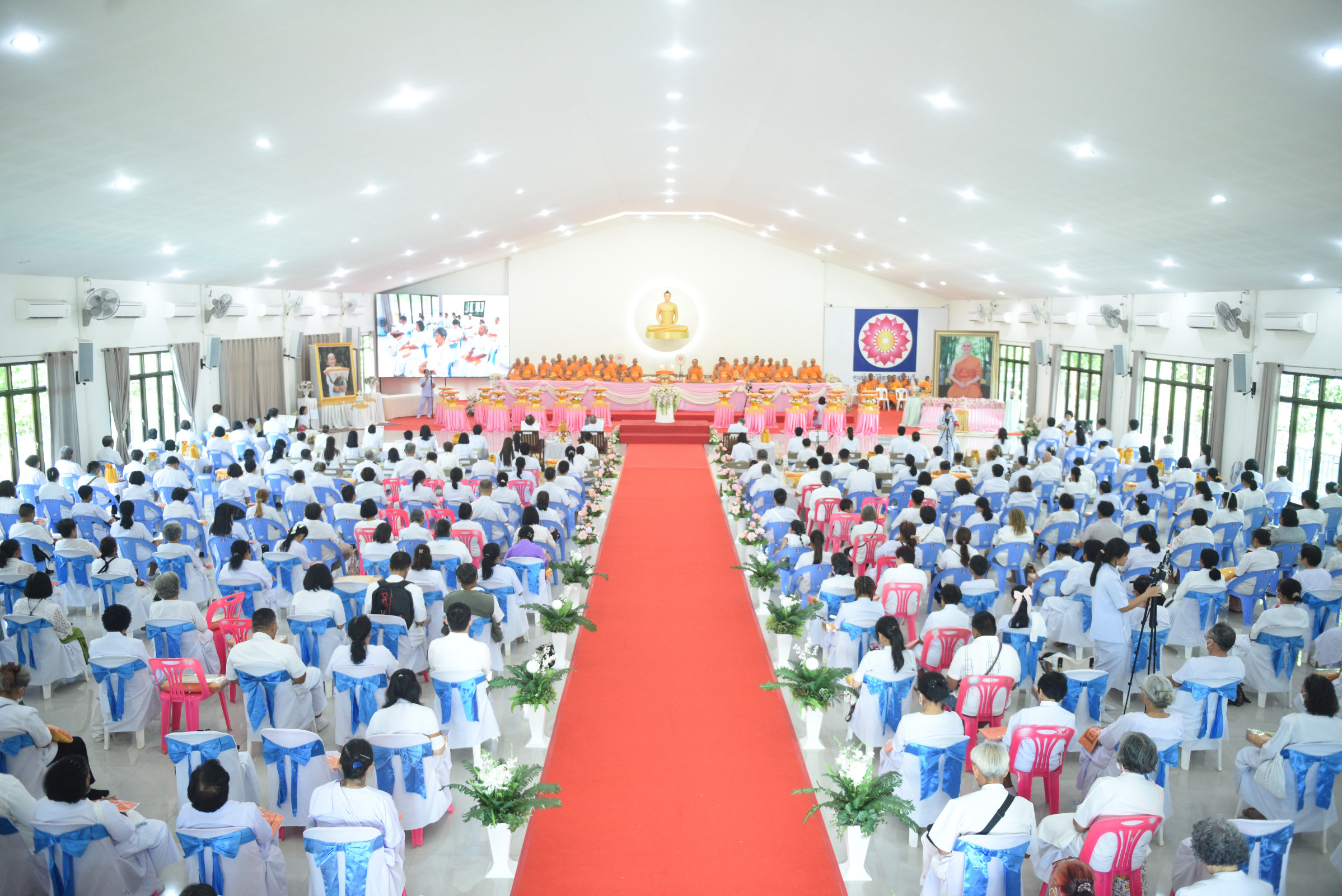 ภาพร่วมพิธีกรรมศูนย์ปฏิบัติธรรมสระบุรี