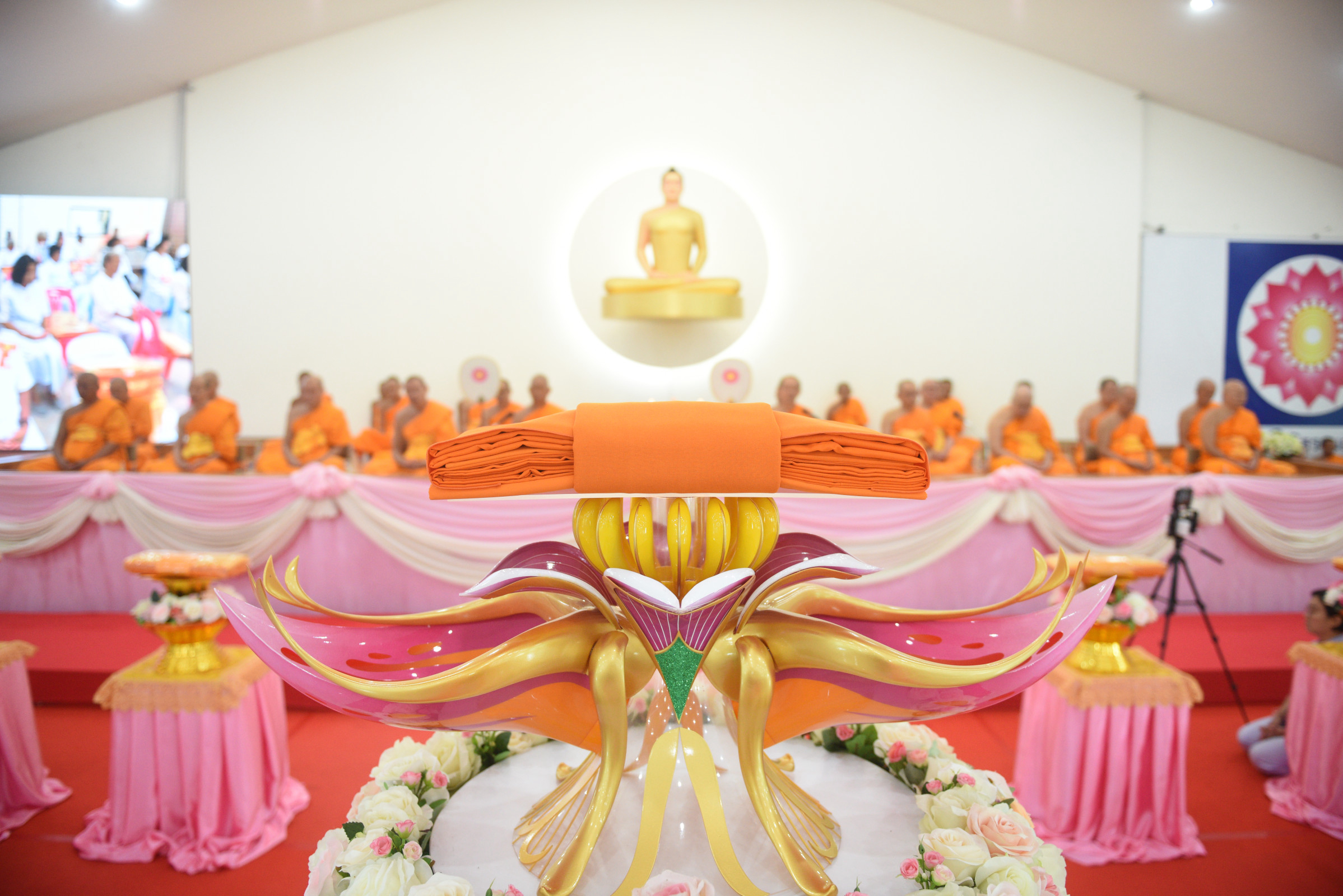 ภาพร่วมพิธีกรรมศูนย์ปฏิบัติธรรมสระบุรี