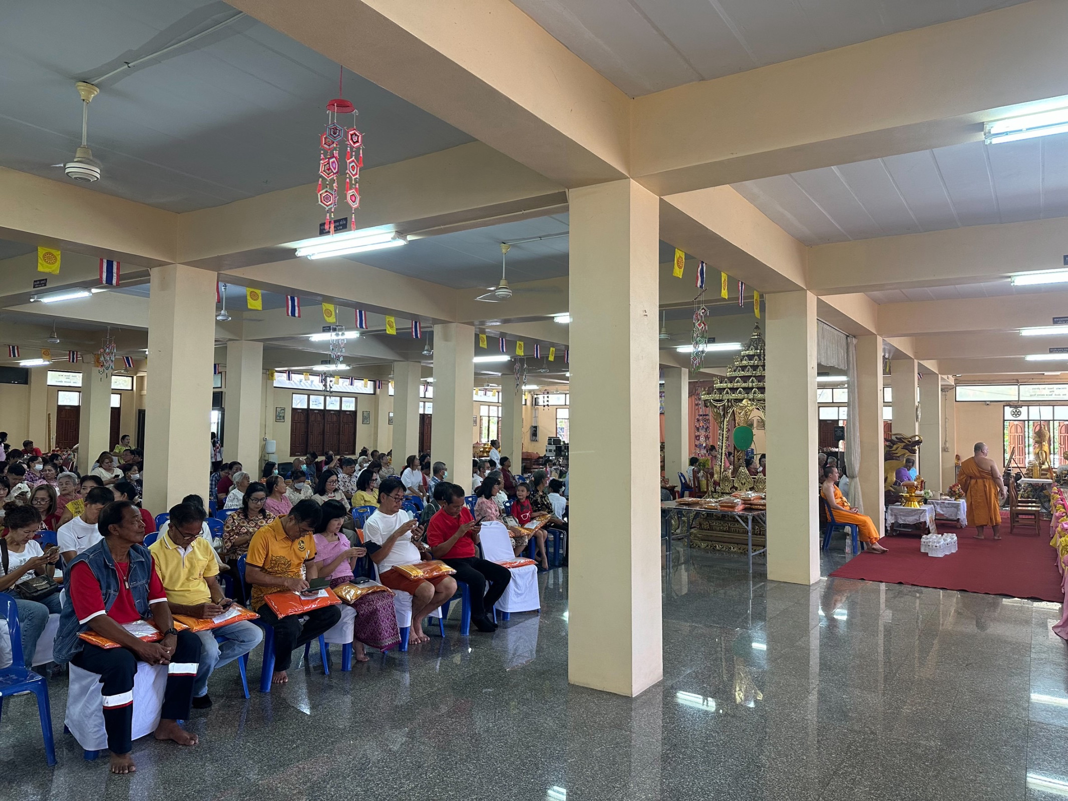 ภาพร่วมพิธีกรรมวัดบ้านม่วง