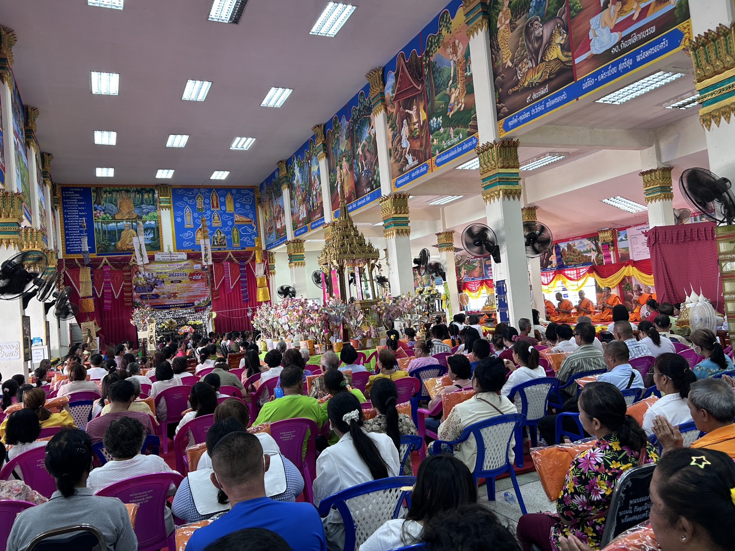 ภาพร่วมพิธีกรรมวัดไผ่ล้อม