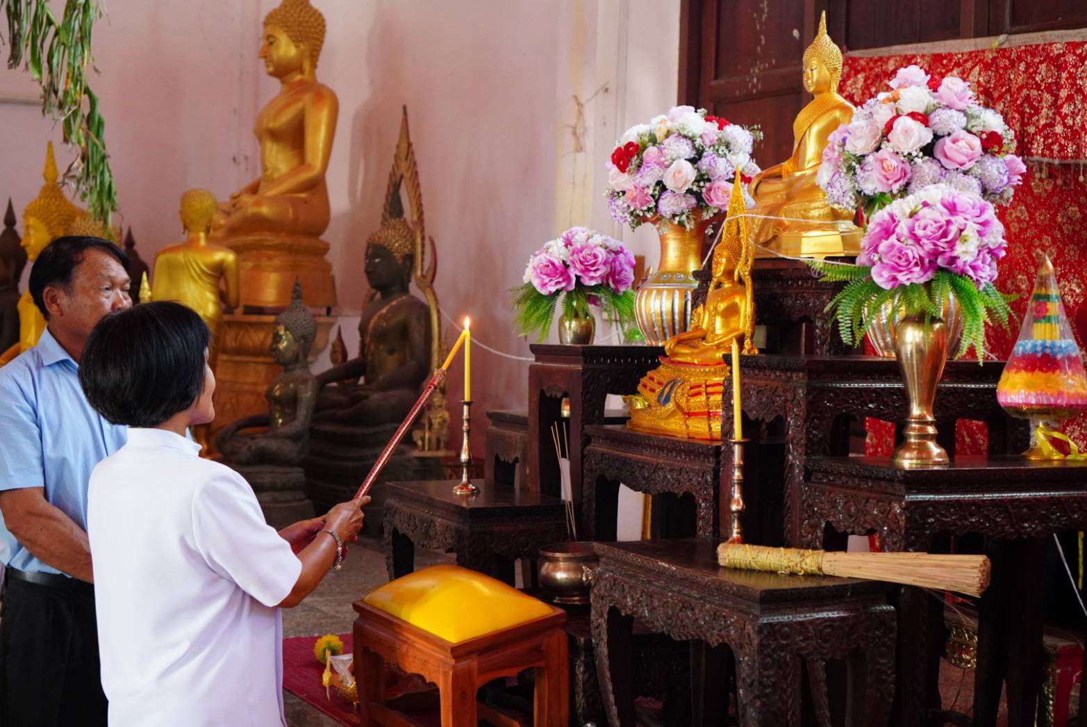 ภาพร่วมพิธีกรรมวัดเนินยาว